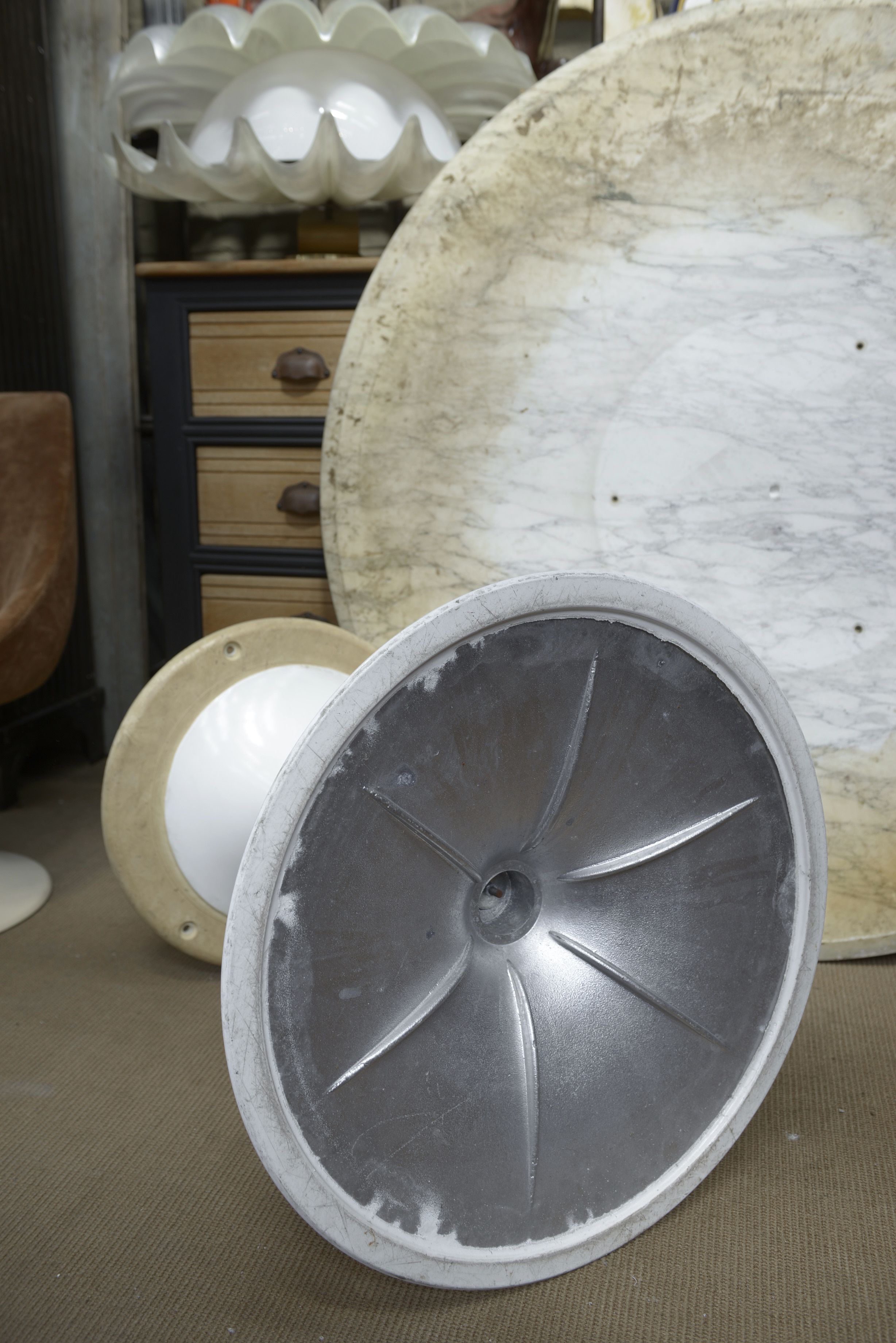 Round table "tulip 137" in marble, Eero Saarinen, Knoll 1960