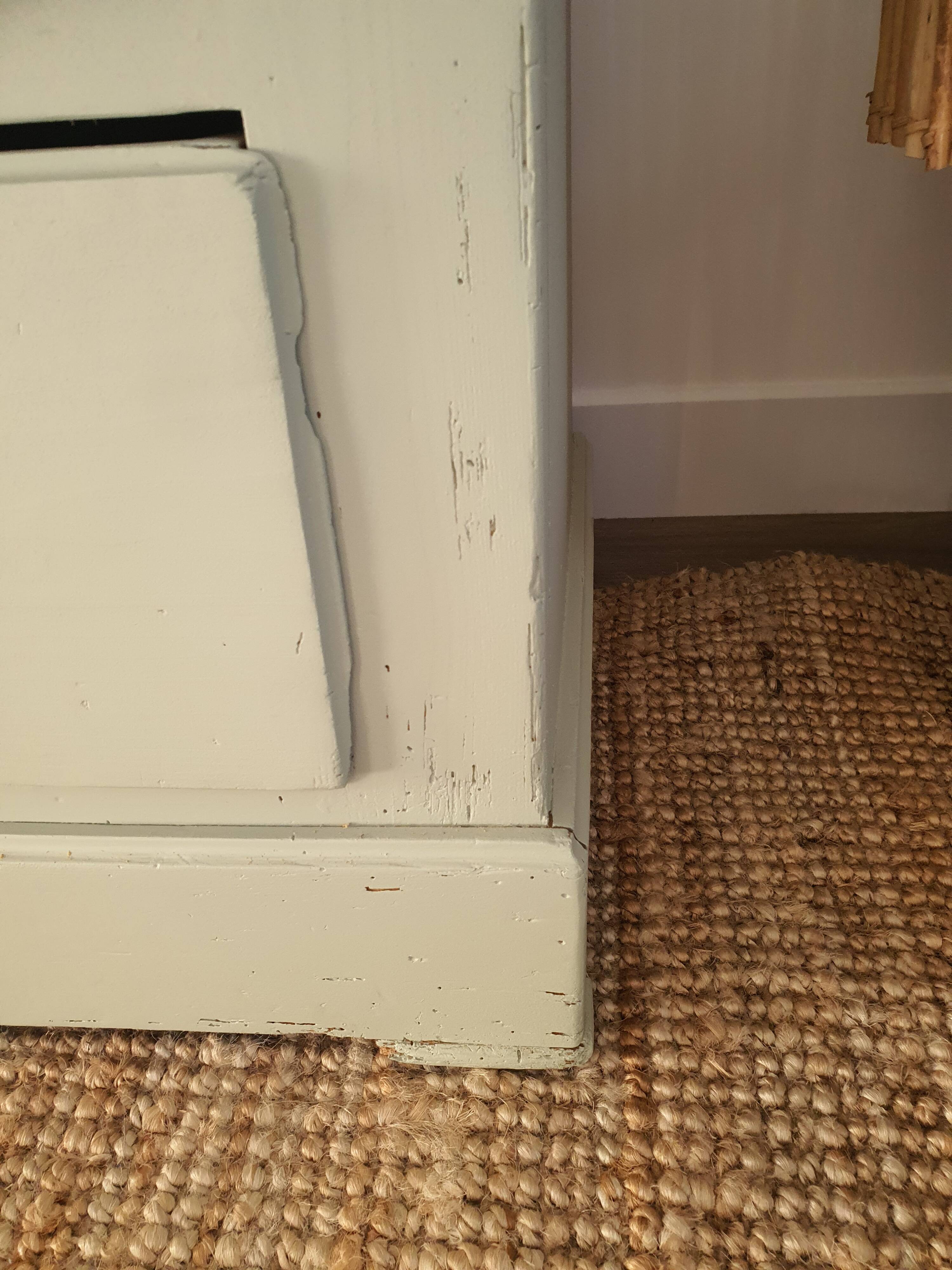 Wooden chest of drawers