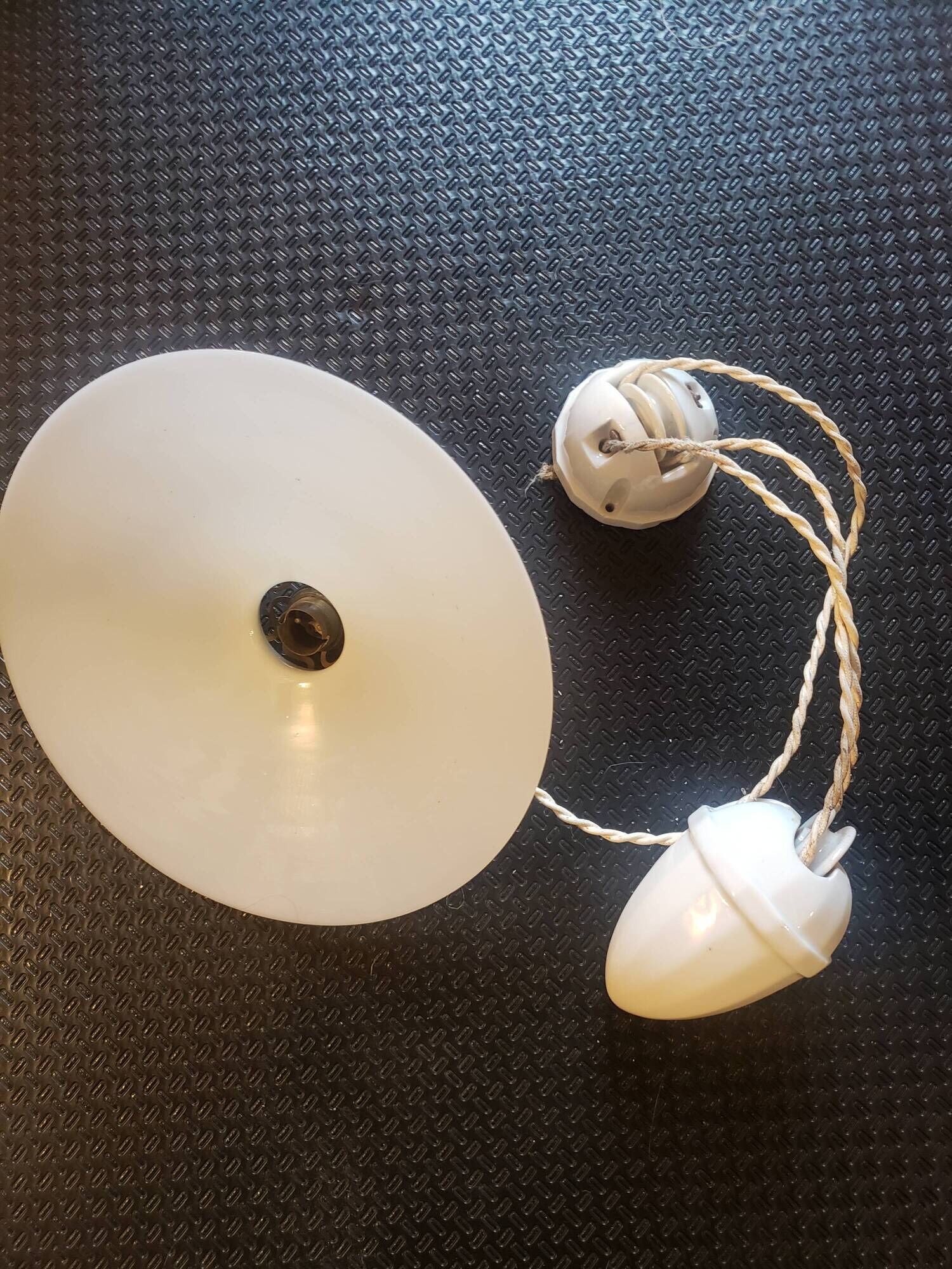 Ancient suspension up and down porcelain and white opaline