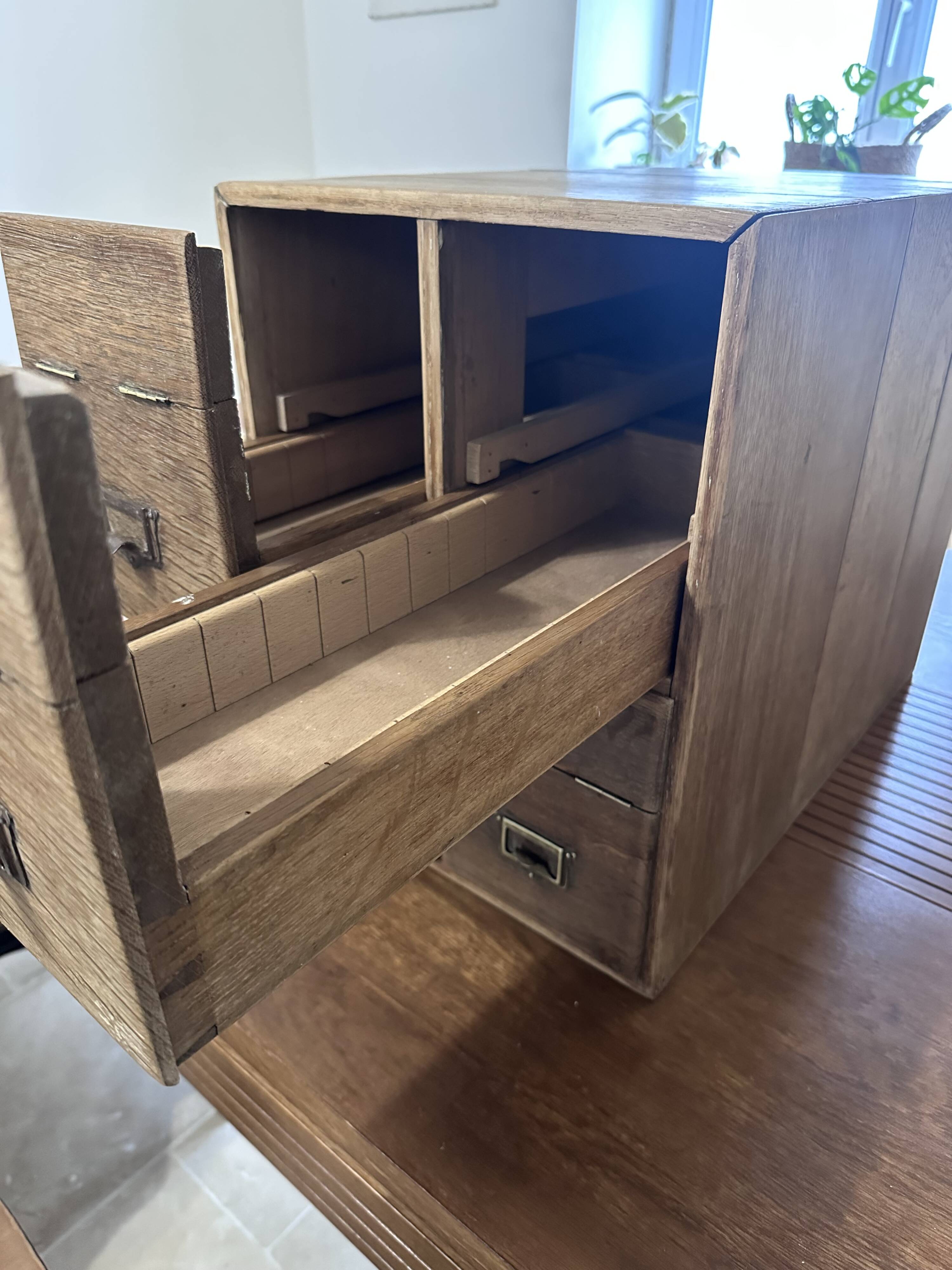 Wooden drawer unit