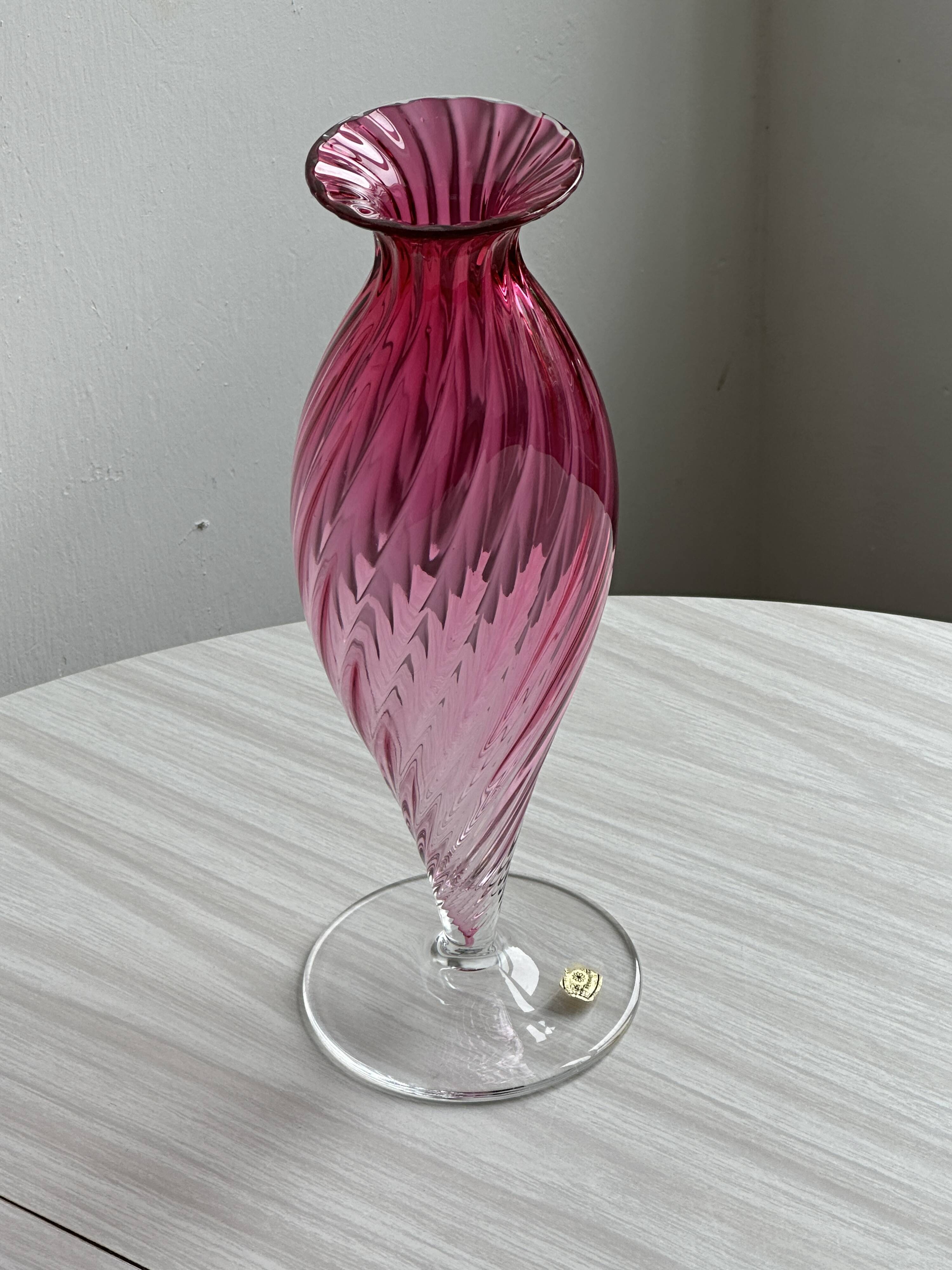 Crystal vase, Pink vase from Cristallerie du Val Saint Lambert.