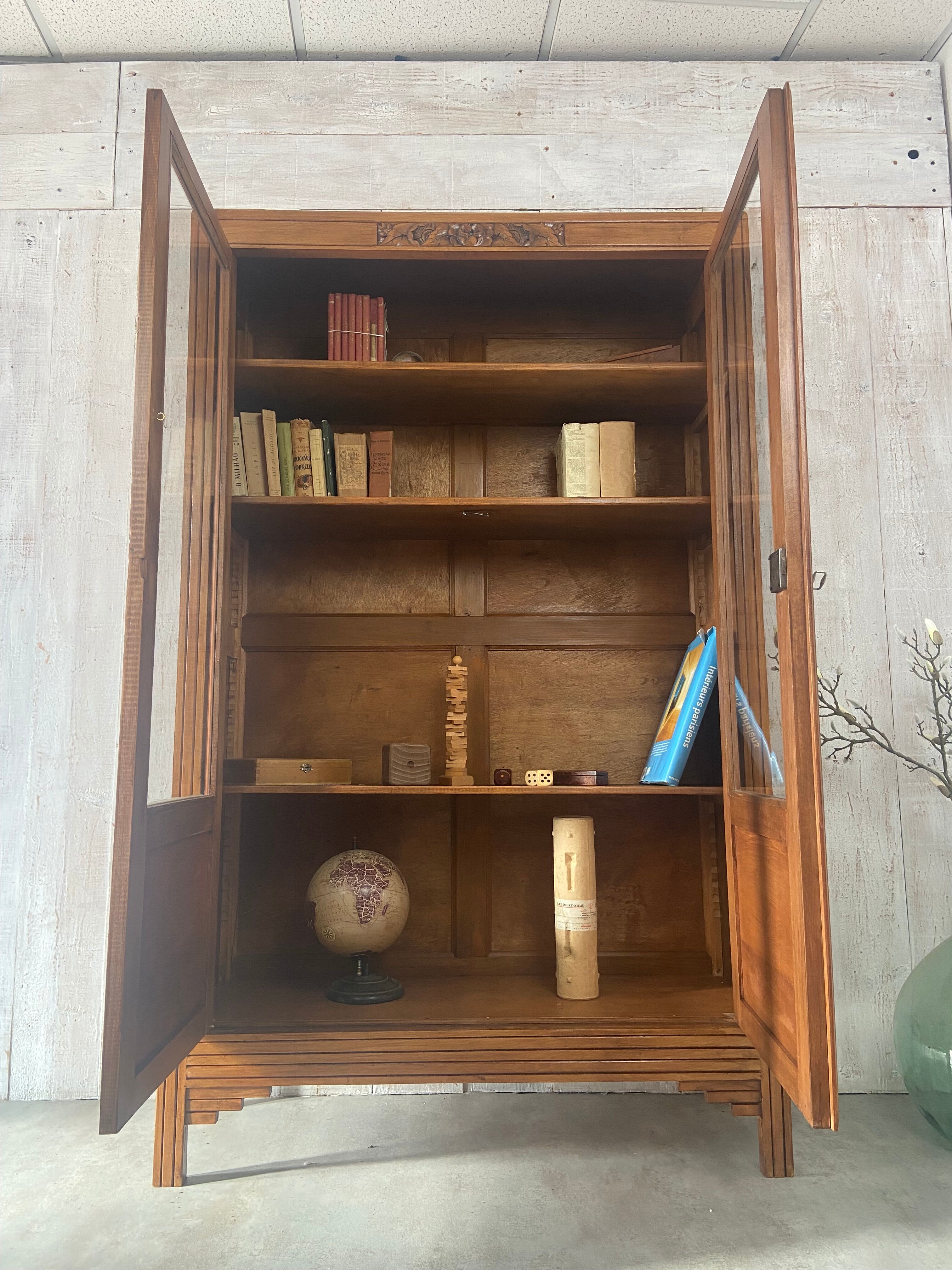 Vintage library/shelf