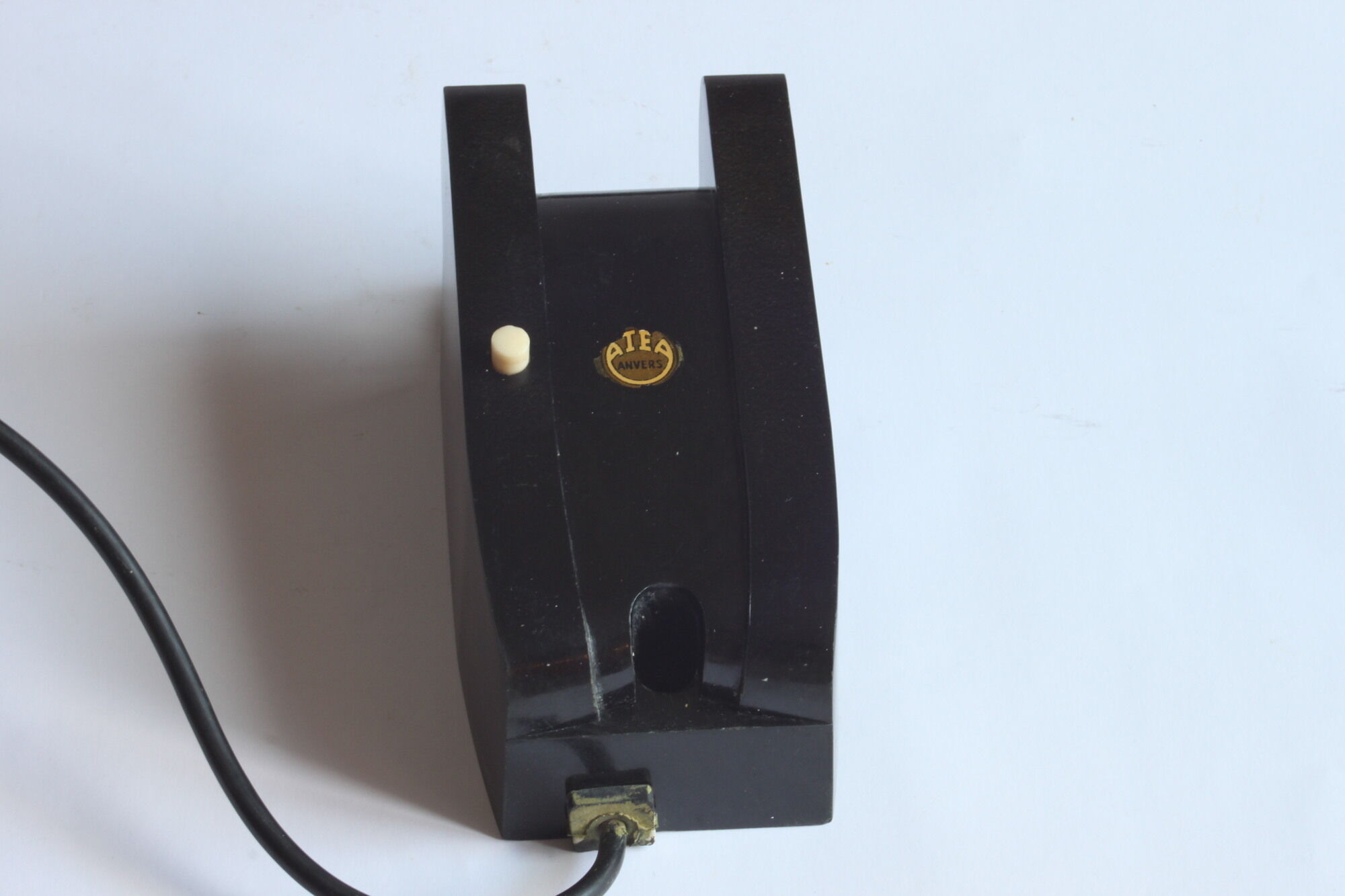 Streamline design bakelite intercom telephones by Aiea Antwerp, Belgium 1940s, set of 2.