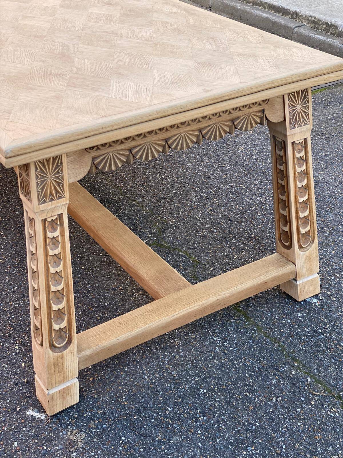Renovated 19th-century Breton farmhouse dining table, extendable, in oak, 200-290 cm.