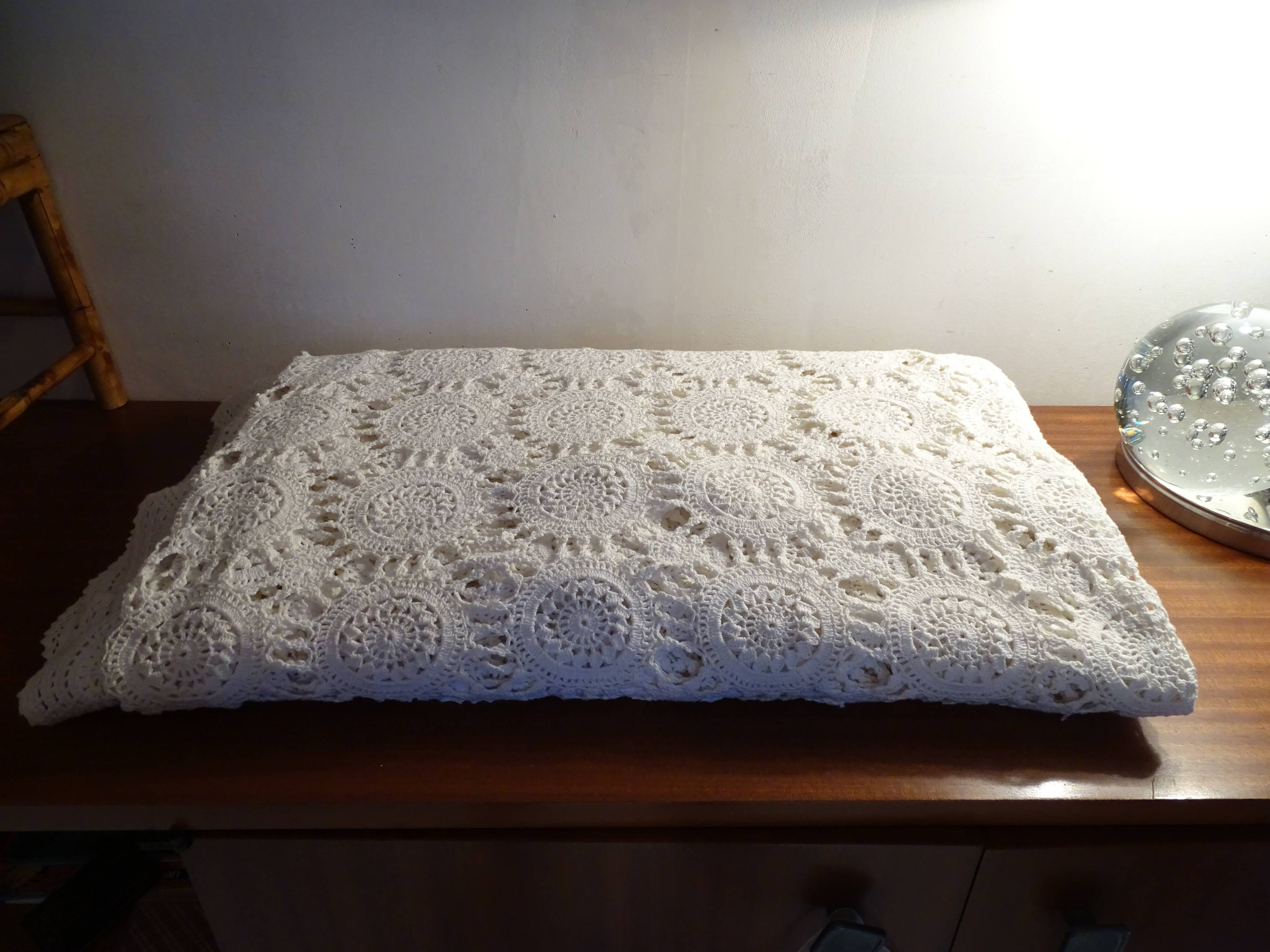 Antique crochet bed cover 275 x 255