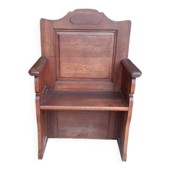 Oak armchair.
