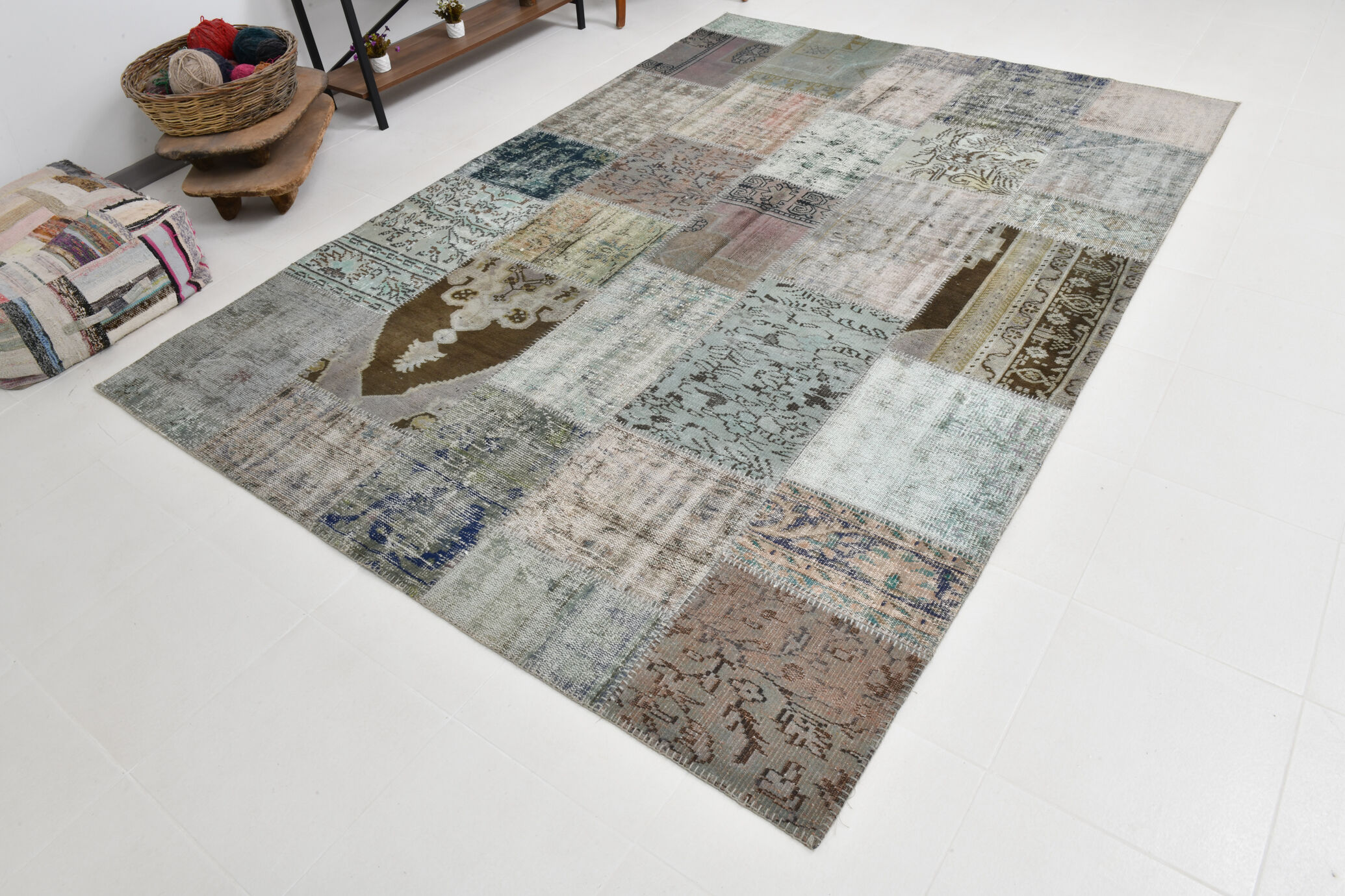 Neutral tones turkish rug 304x211cm