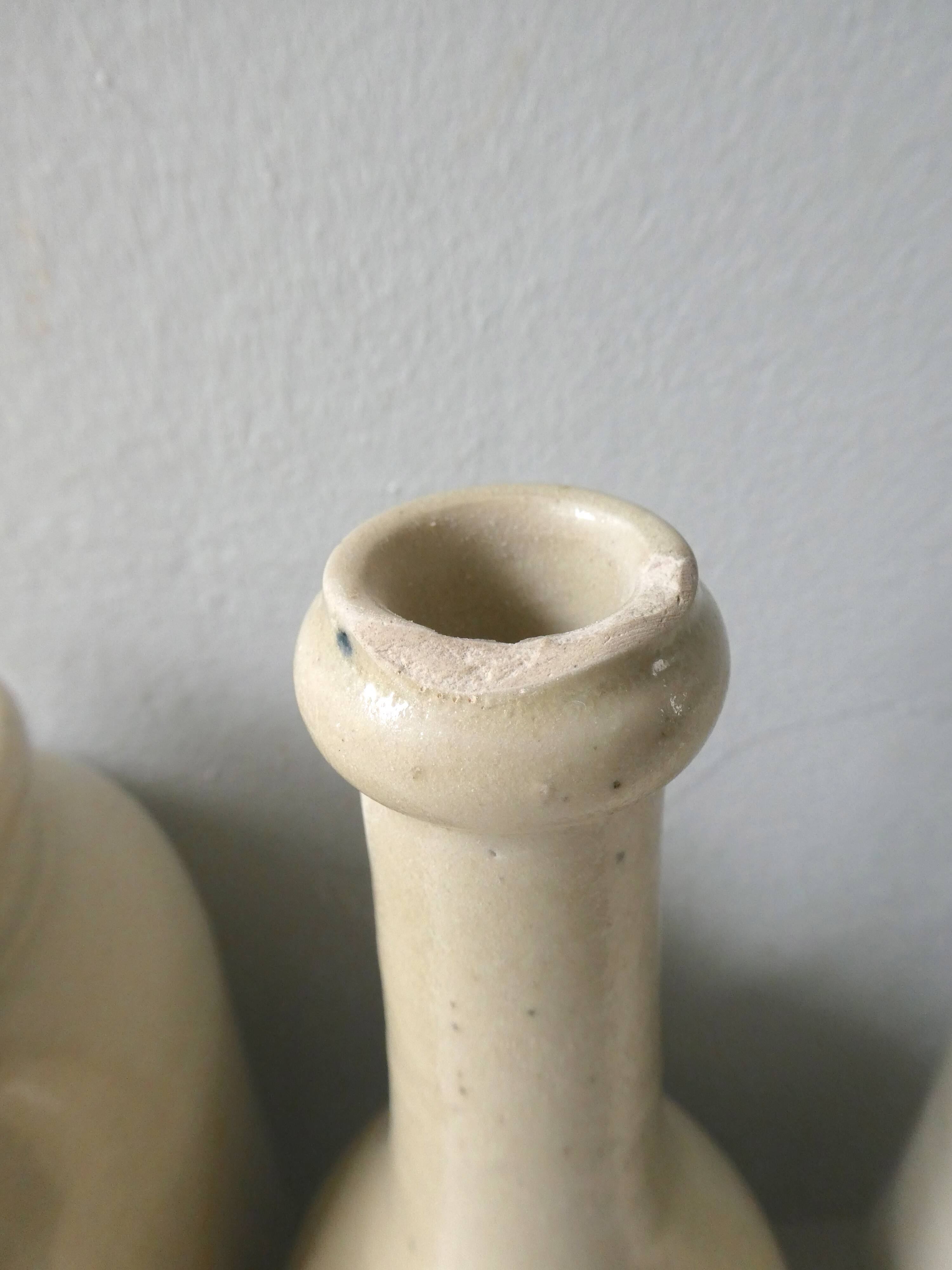 Lot de 2 bouteilles et 1 pot en grès