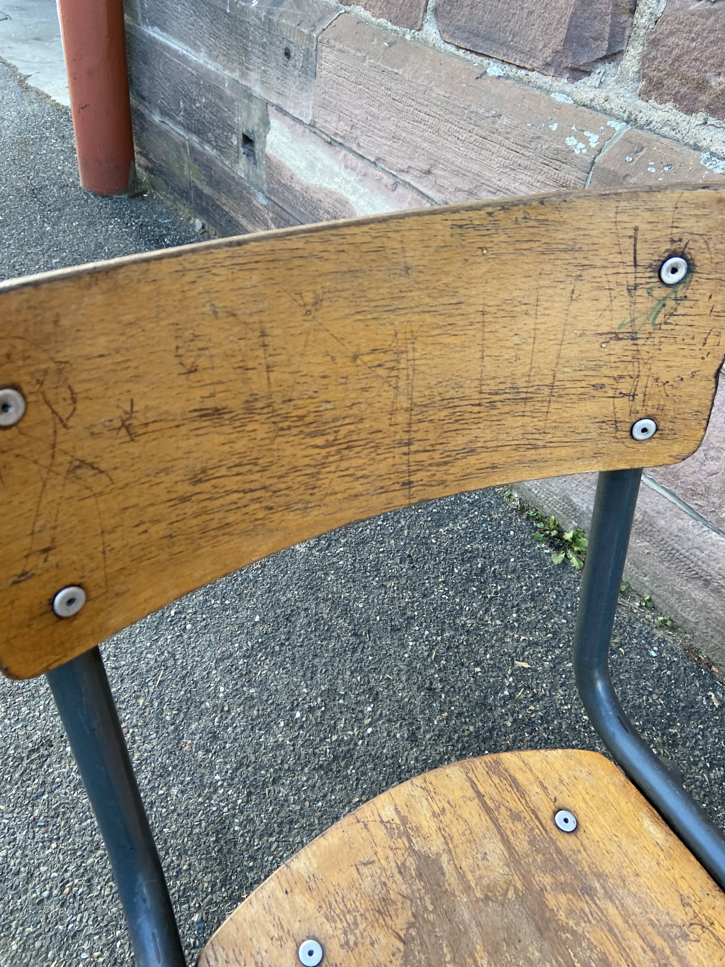 Lot de 4 chaises d'école dépareillée vintage