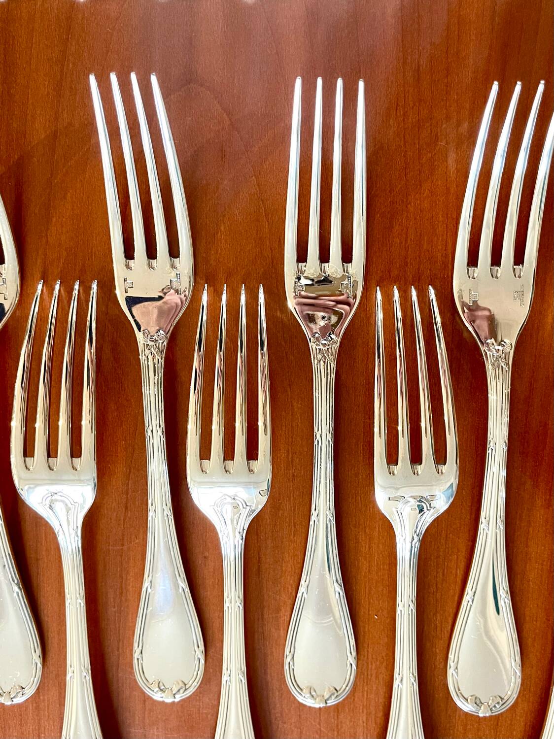 Christofle crossed ribbons, 73-piece cutlery set in new condition.