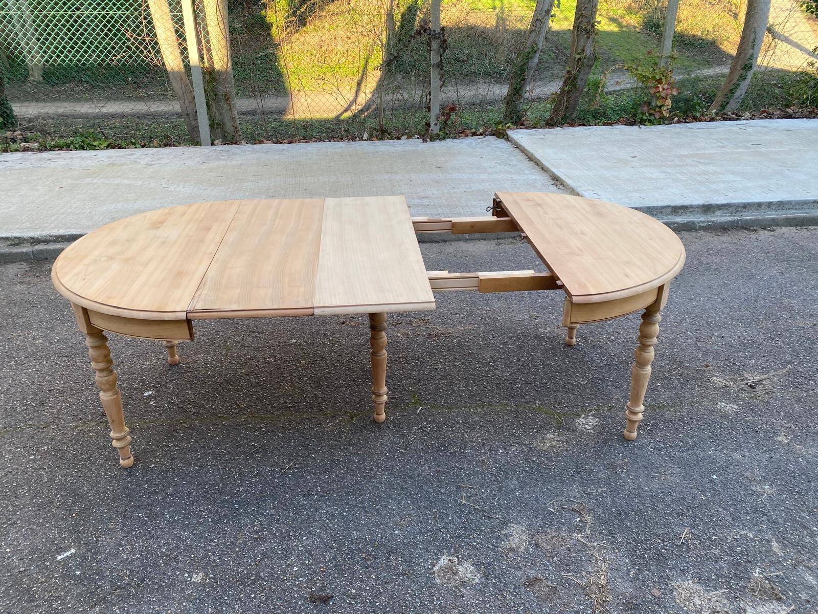 Renovated Louis Philippe round extendable dining table 118-200cm 19th century