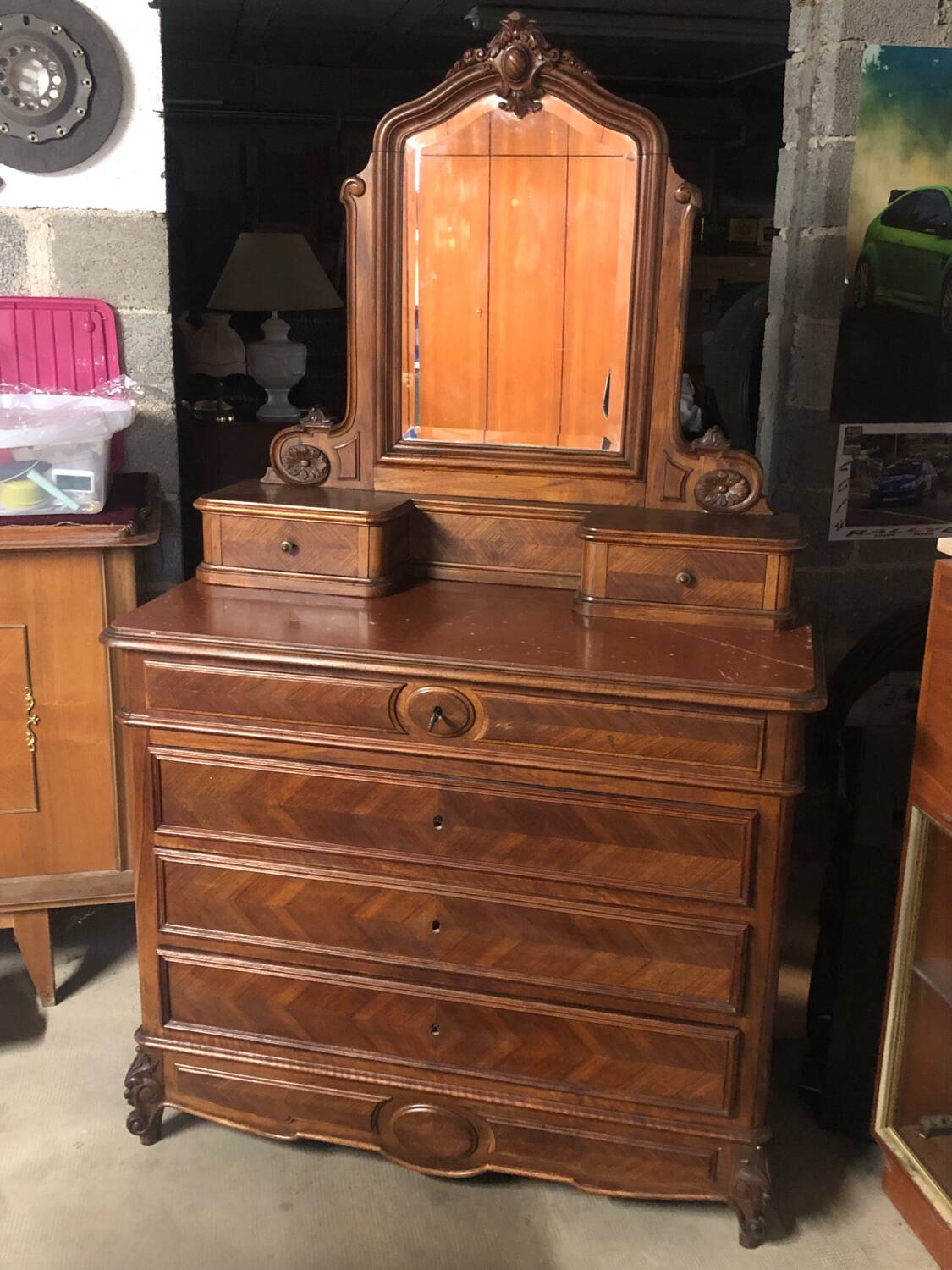 Dressing table chest of drawers with stylish marble top