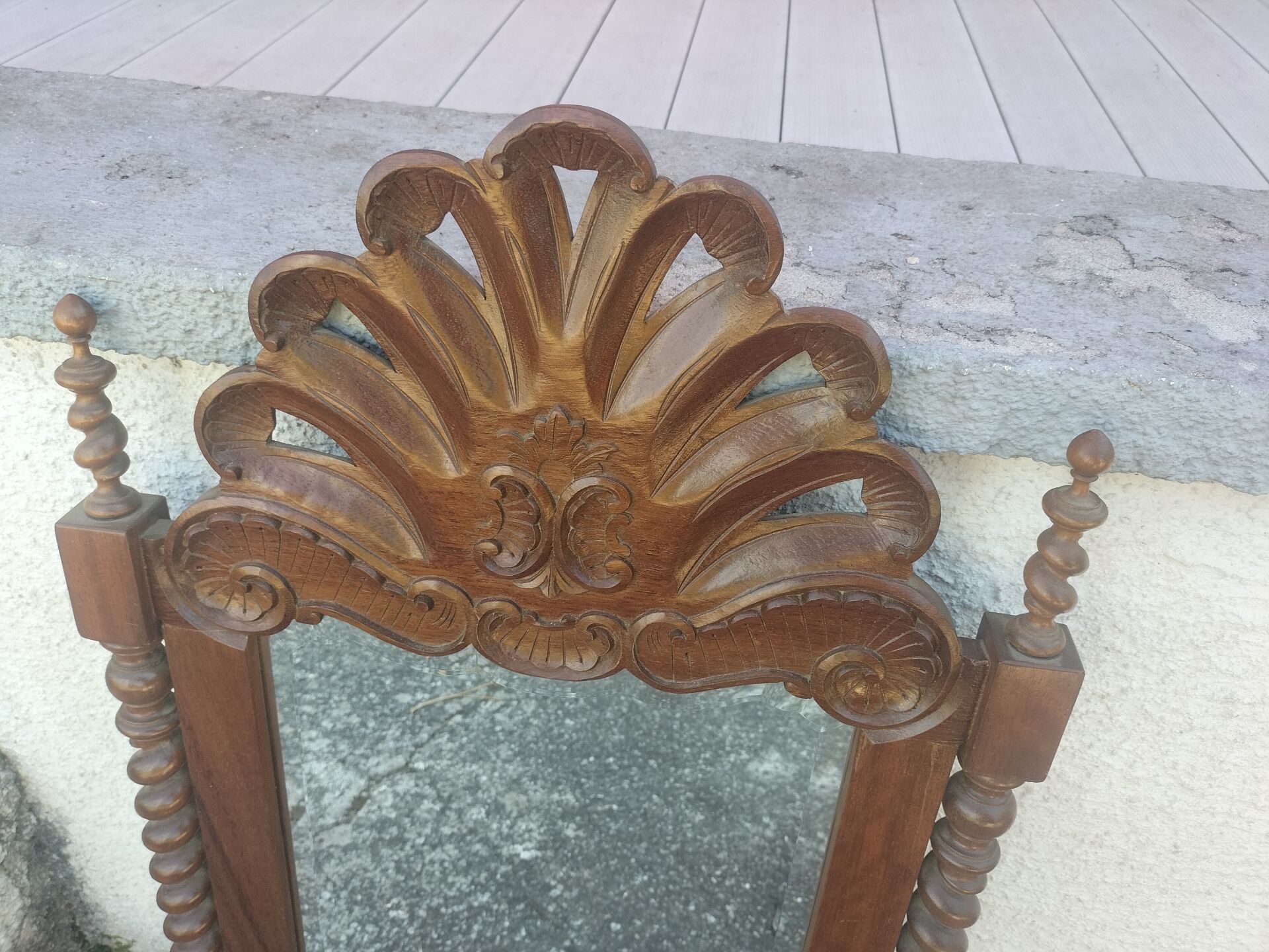 Antique style mirror