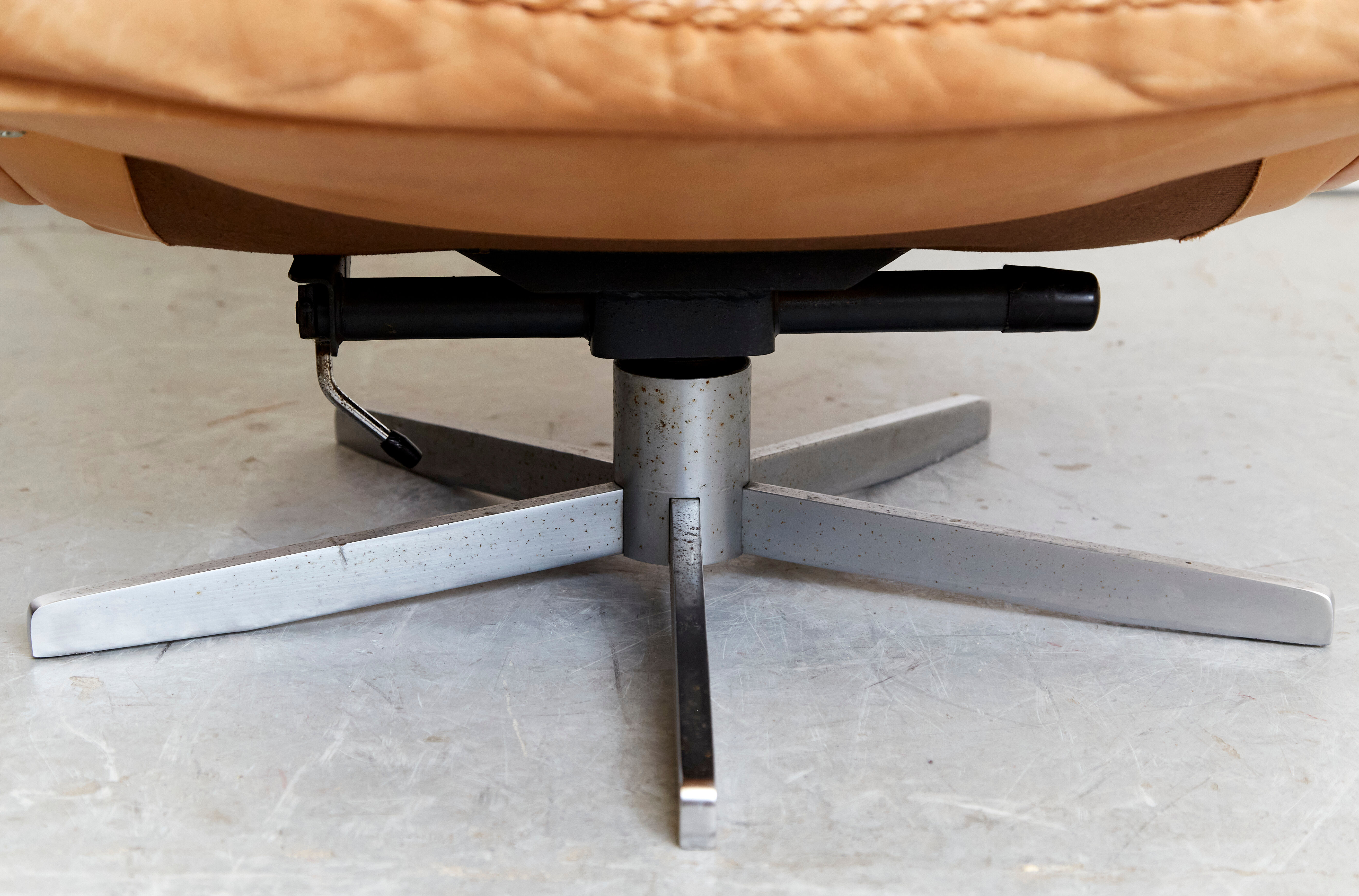 Fauteuil pivotant De Sede S231 « James Bond »