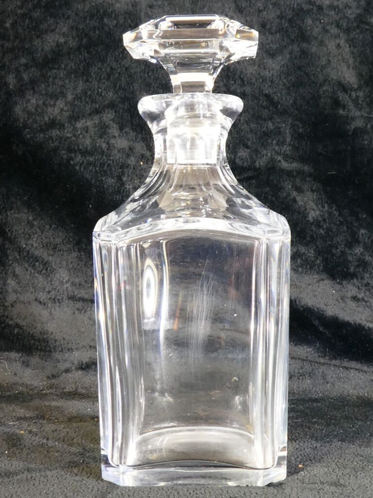 Carafe a whisky in crystal from Baccarat modele harcourt signed