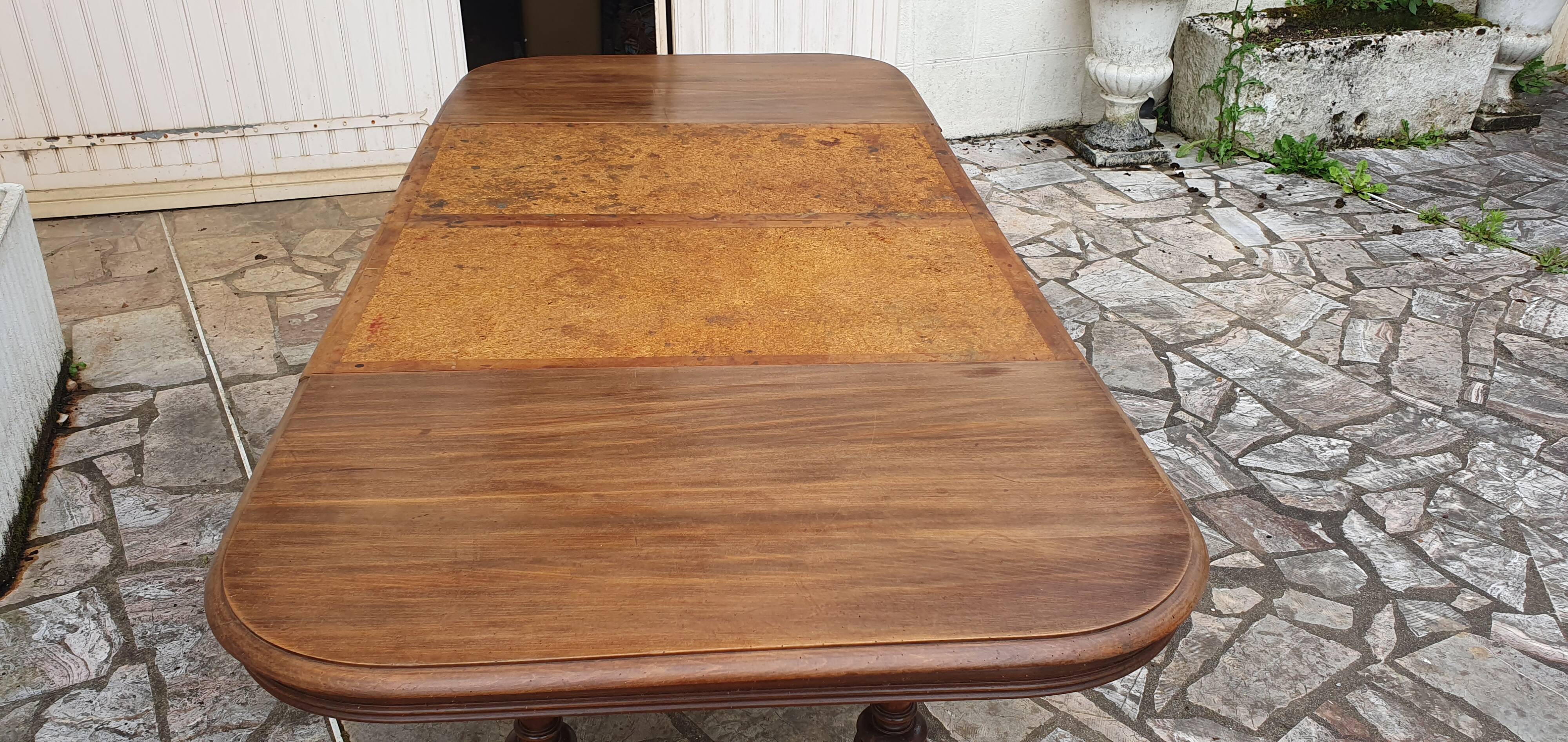 19th century Renaissance style extending table