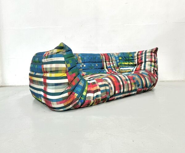 Sofa 3 places Togo Shanghai en édition limitée avec accoudoirs par Cristian Zuzunga pour Ligne Roset, 2012