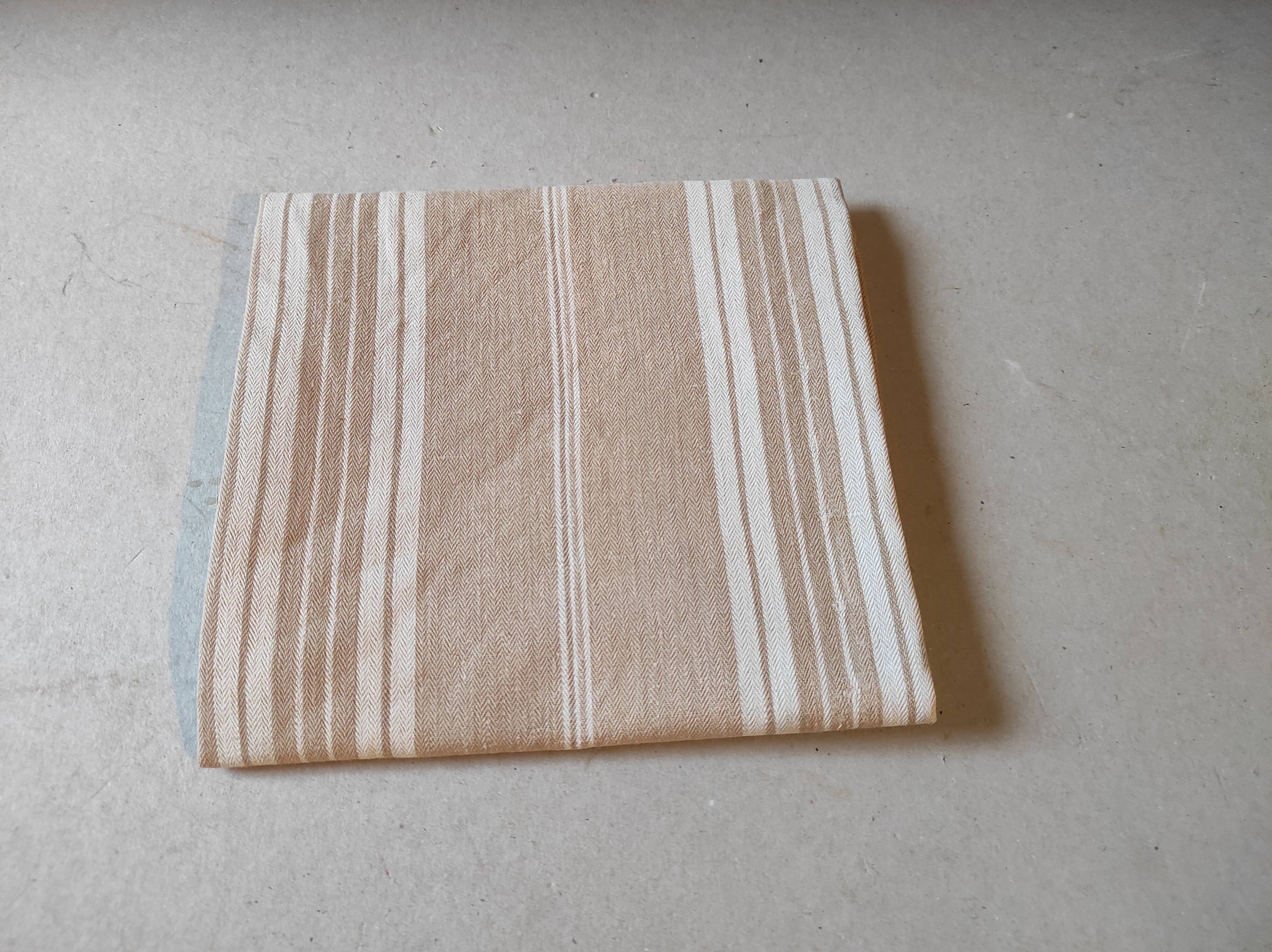 Serviette ou torchon ancien en toile à matelas