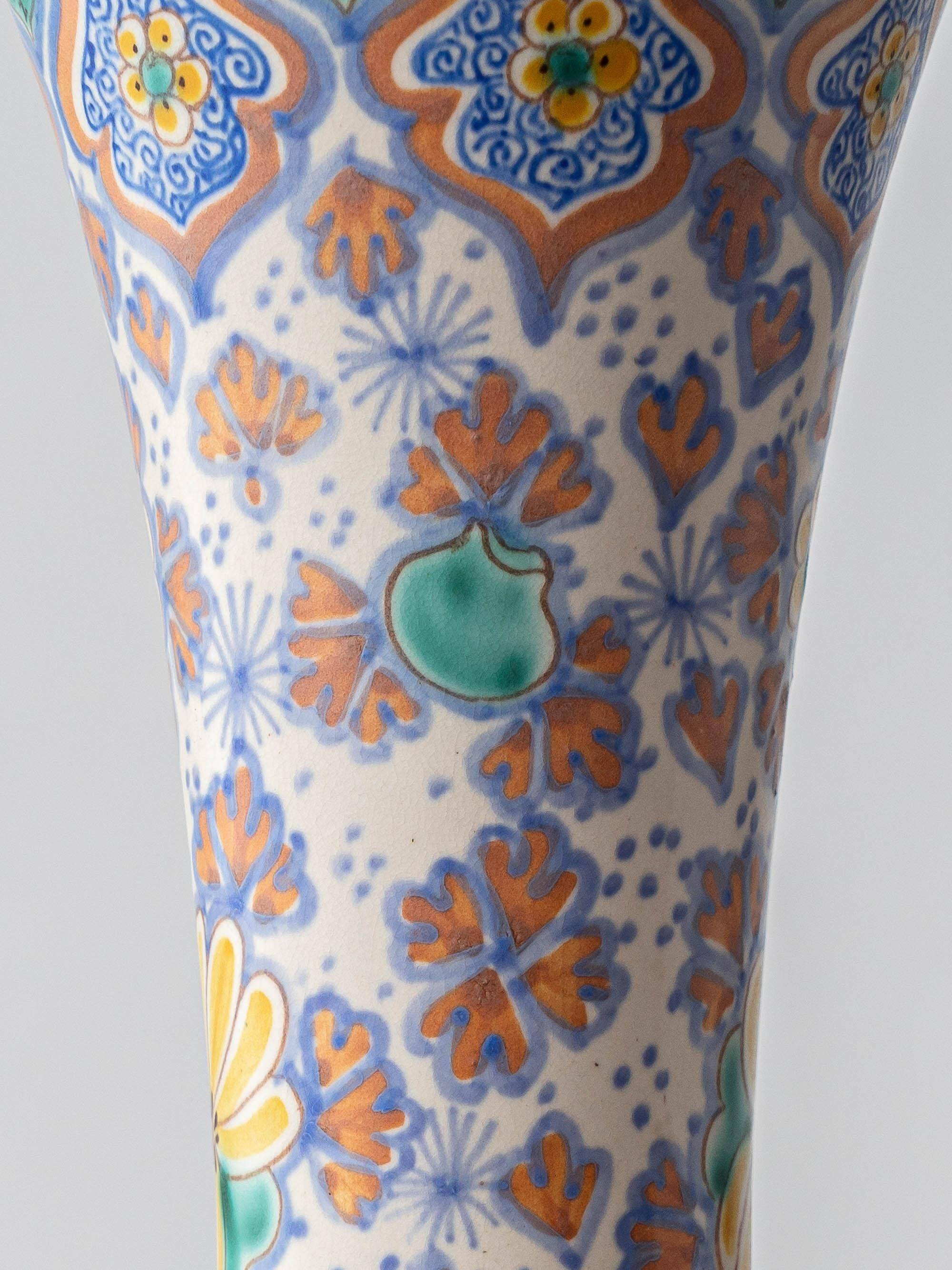 Pair of coloured ceramic table lamps in Art Nouveau style, 1918, with new shades.