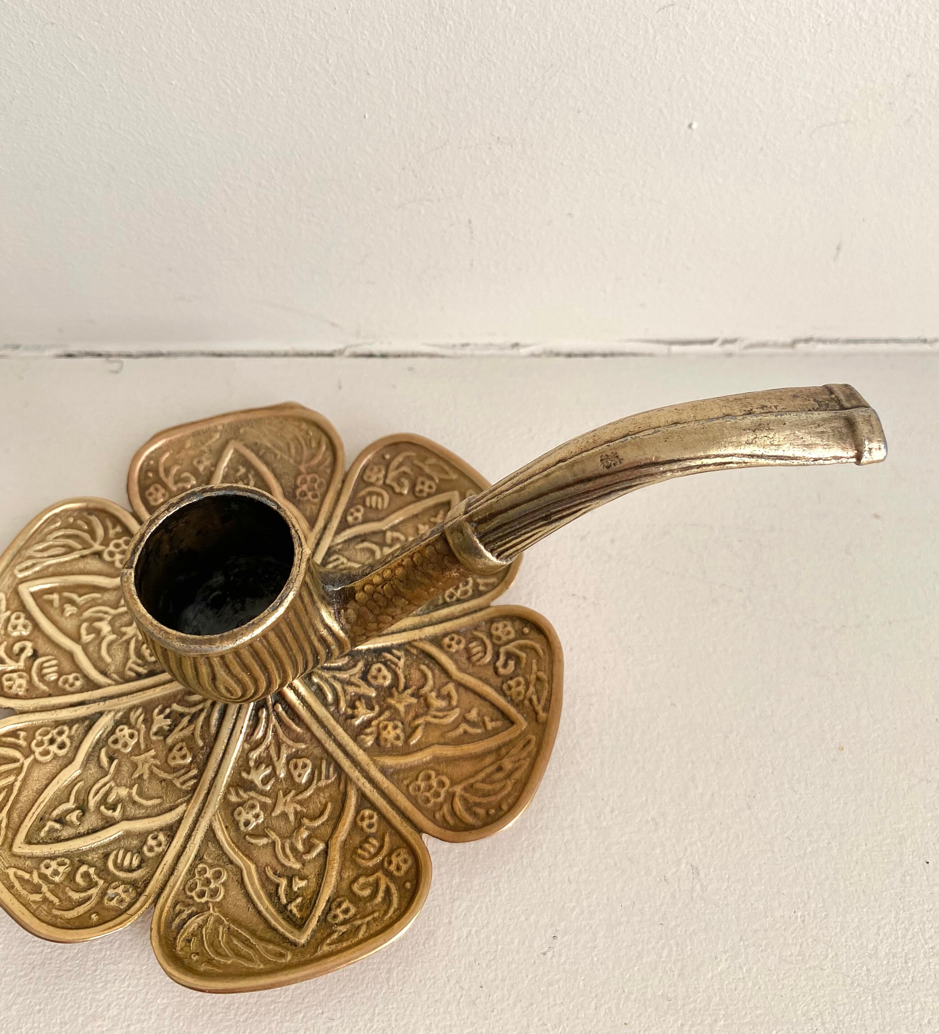 Brass candle holder with handle
