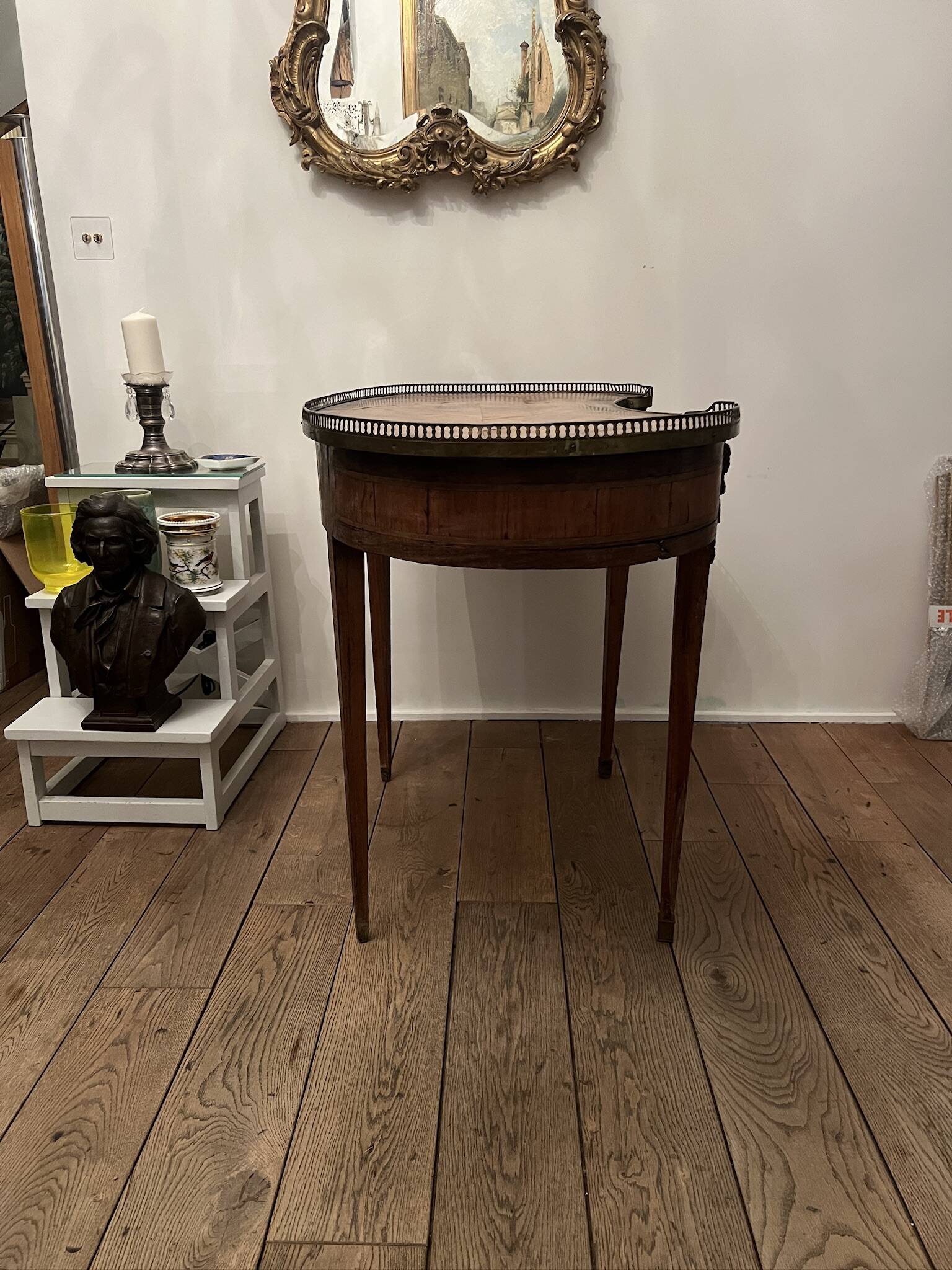 kidney-shaped coffee table