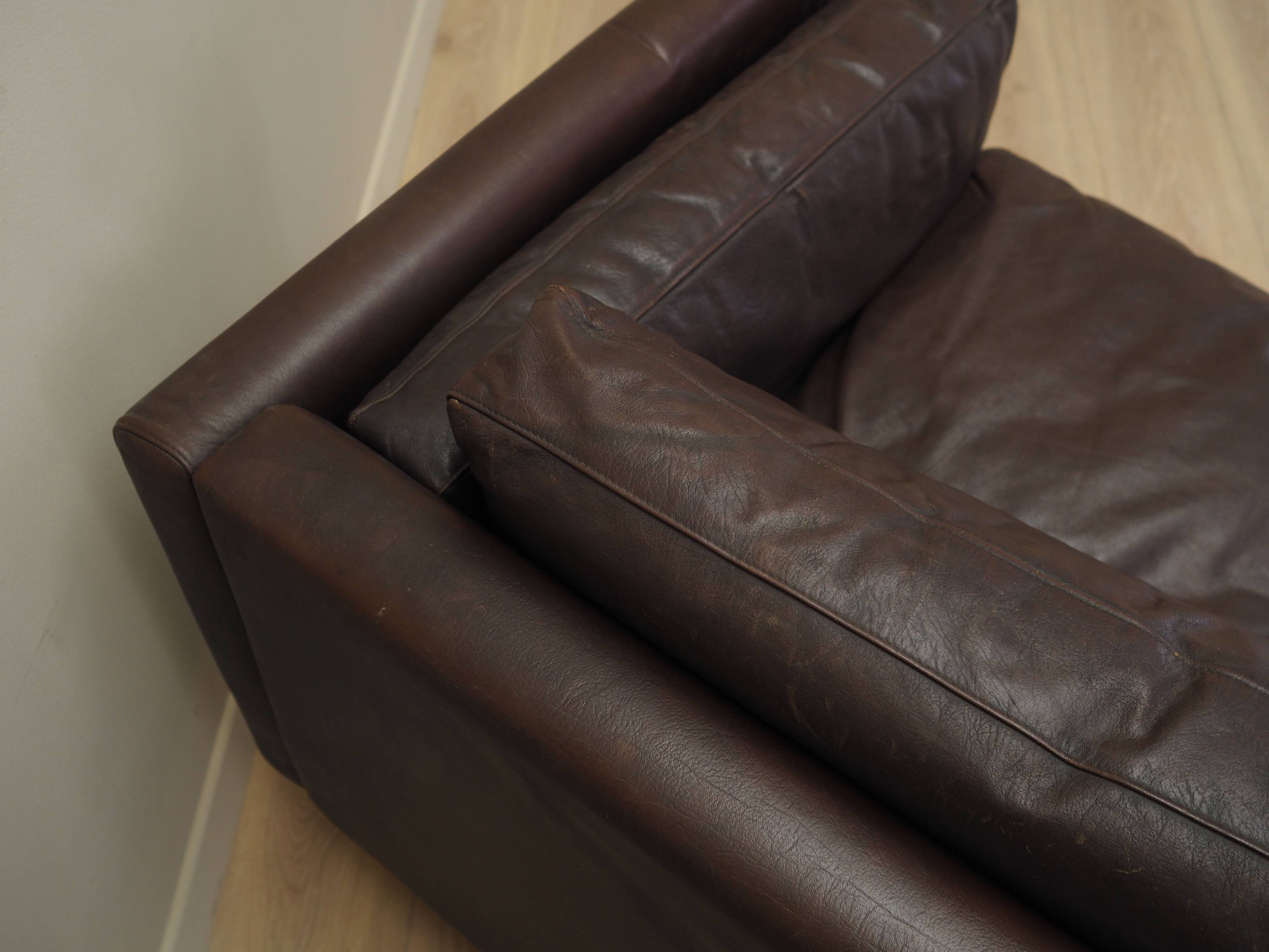 Canapé en cuir marron, design danois, années 1960, production : Danemark