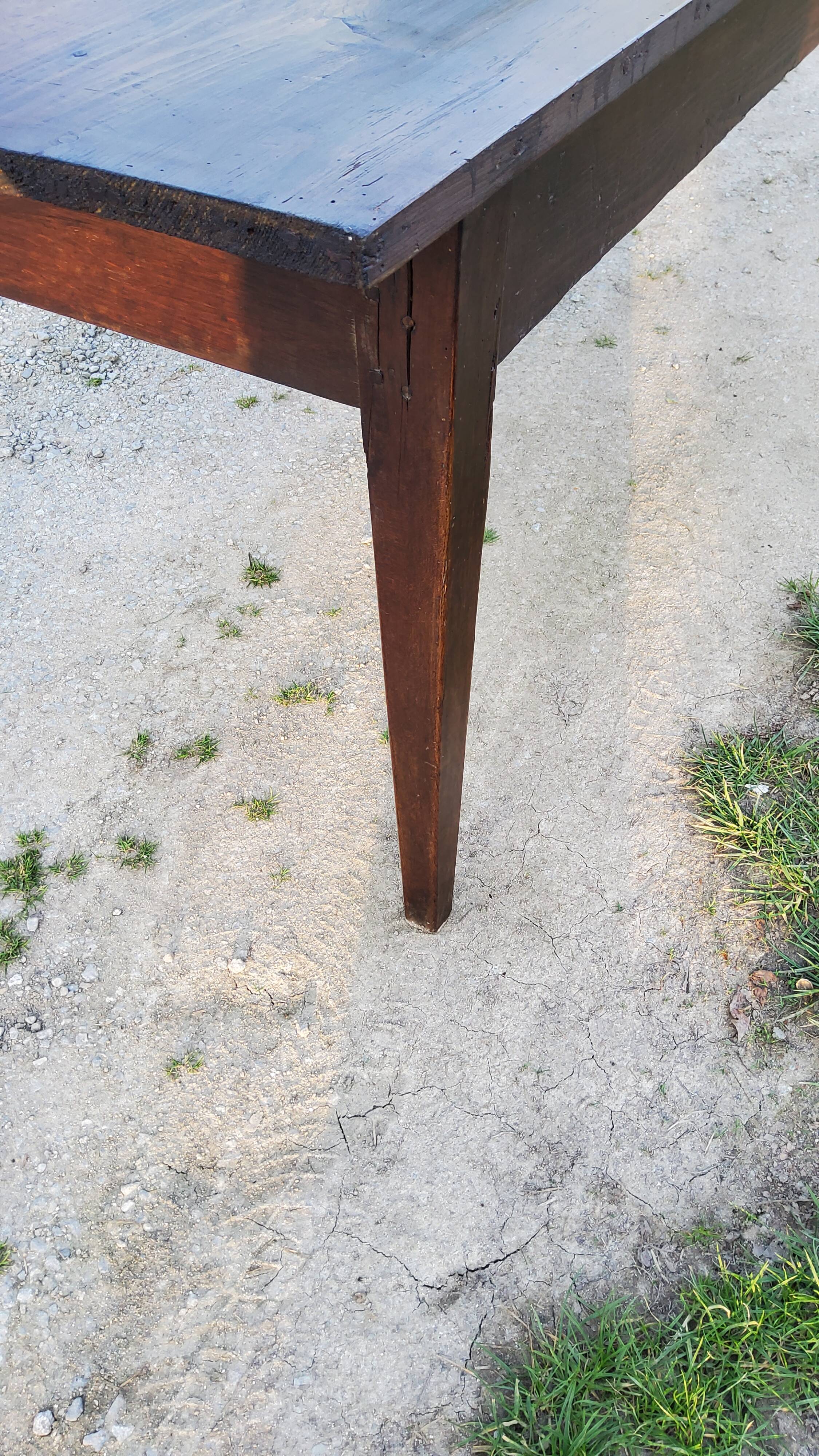 Farmhouse table XIXth century 196cm spindle feet