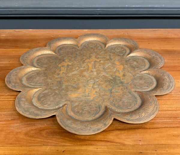 Plateau à thé oriental en cuivre ou laiton richement ornementé XXe