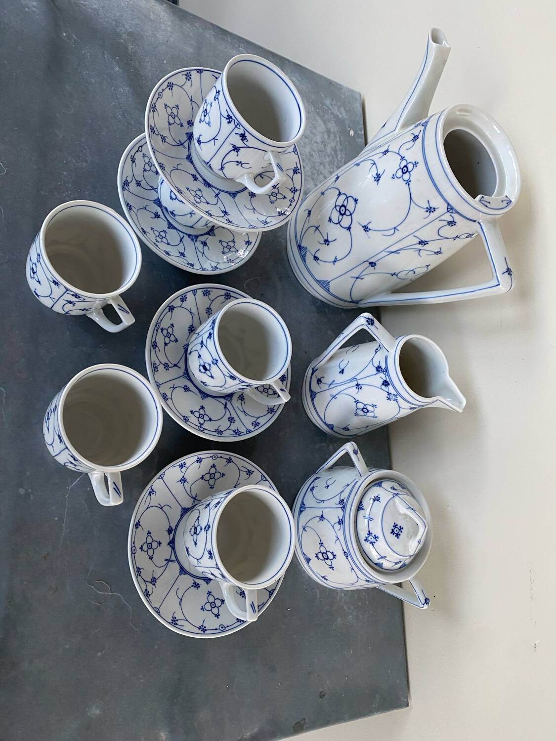 Jager Eisenberg Porcelain 13 Piece Tea Set