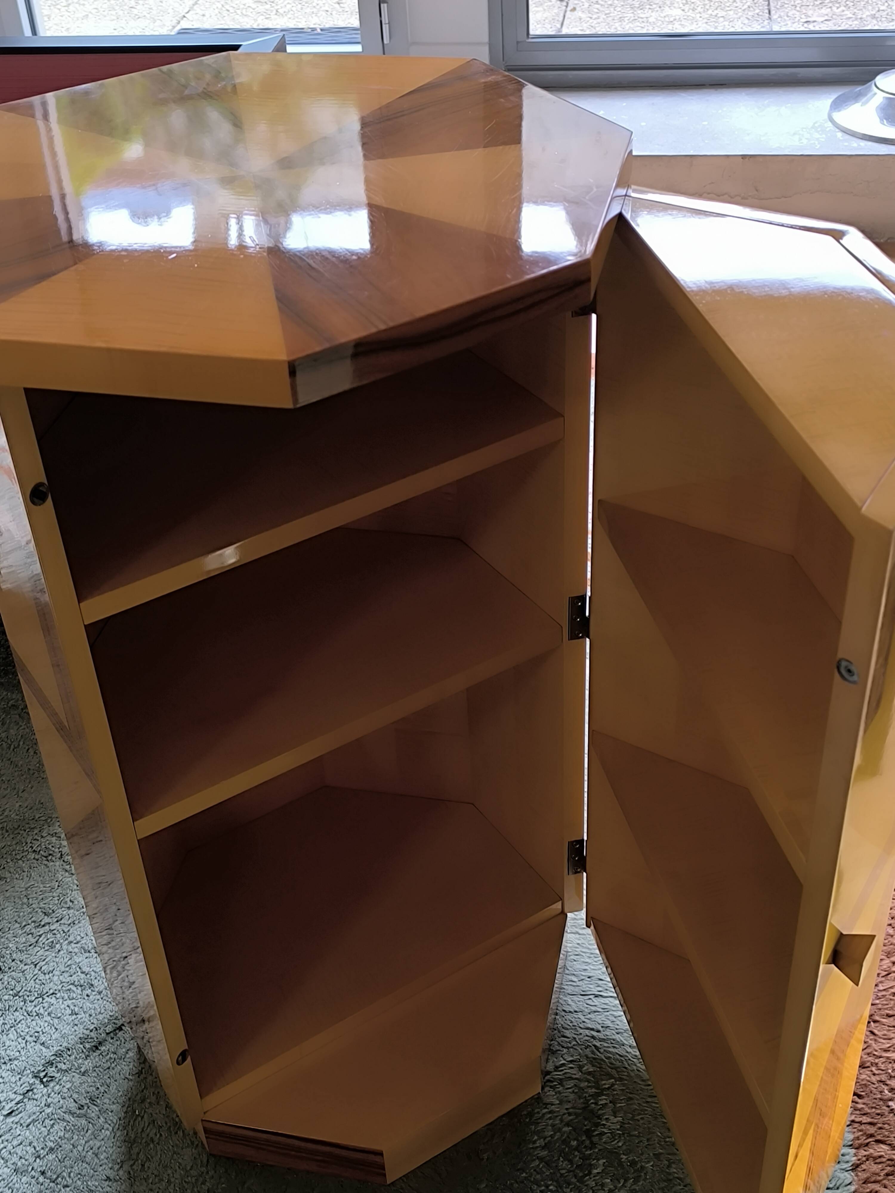 Postmodern octagonal gueridon in sycamore and rosewood, 1980–1990