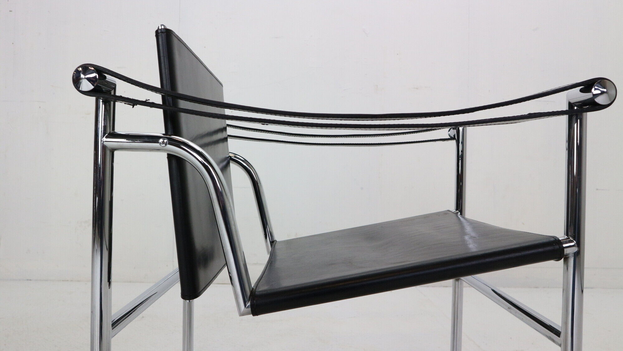 Le Corbusier Set of 2 Black Leather Armchairs Model- LC1 for Cassina, 1970s