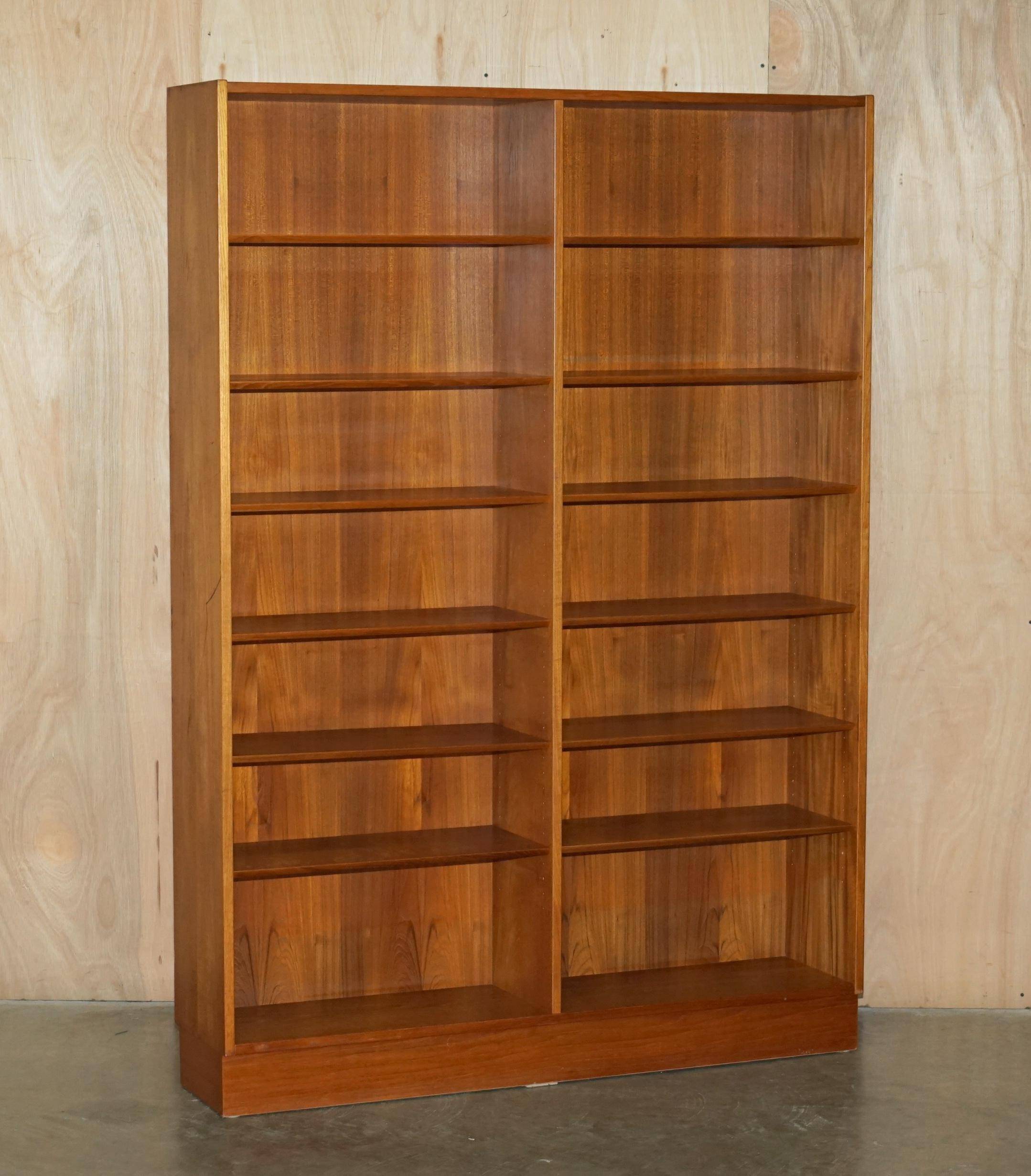 Pair of large open bookshelves Poul Hundevad Mid Century Modern in teak