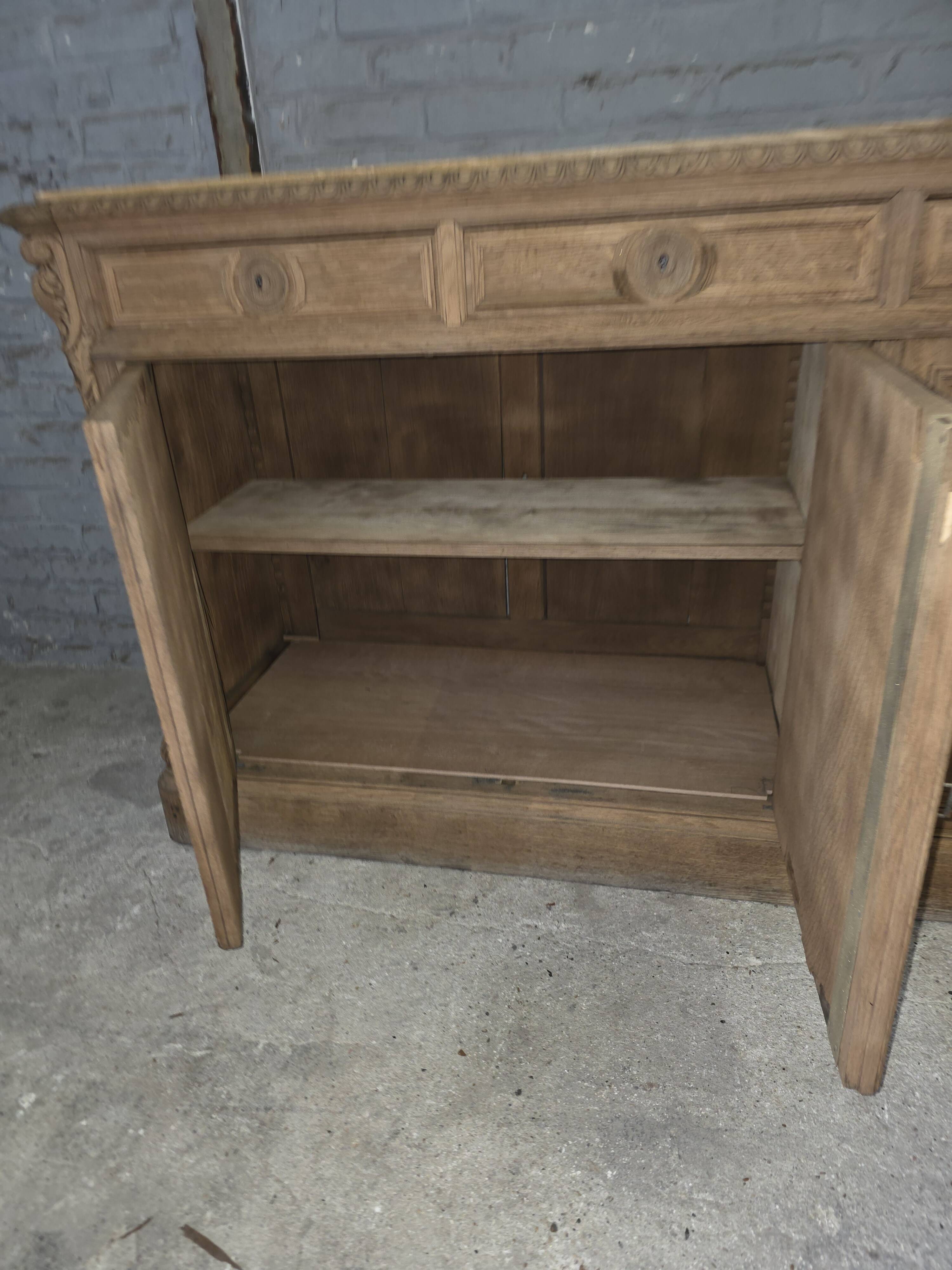 Buffet bas en chêne du XIXème