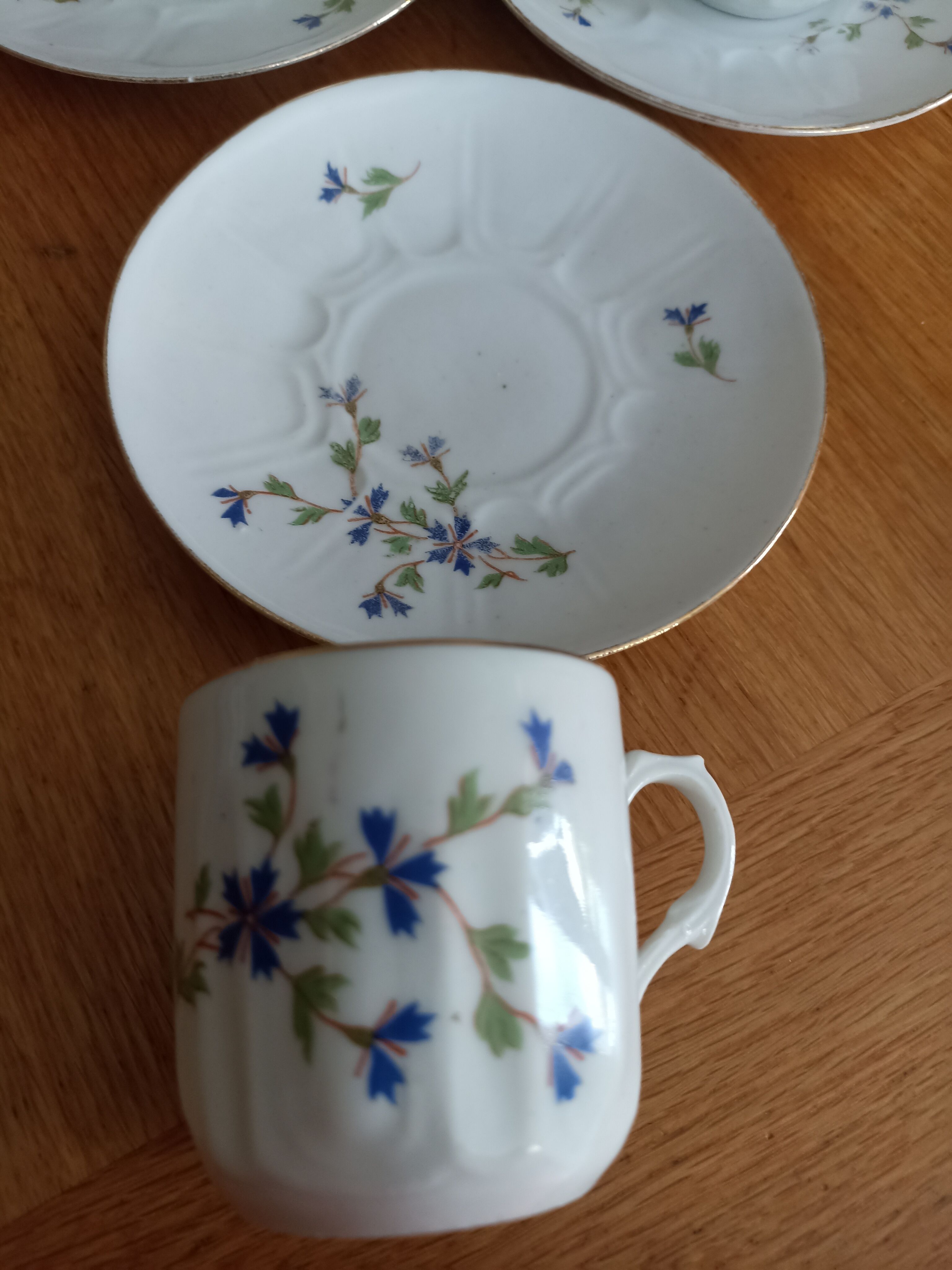 Trio cups and saucers