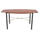 Table basse italienne des années 1970, placage en teck, piètement en métal et laiton