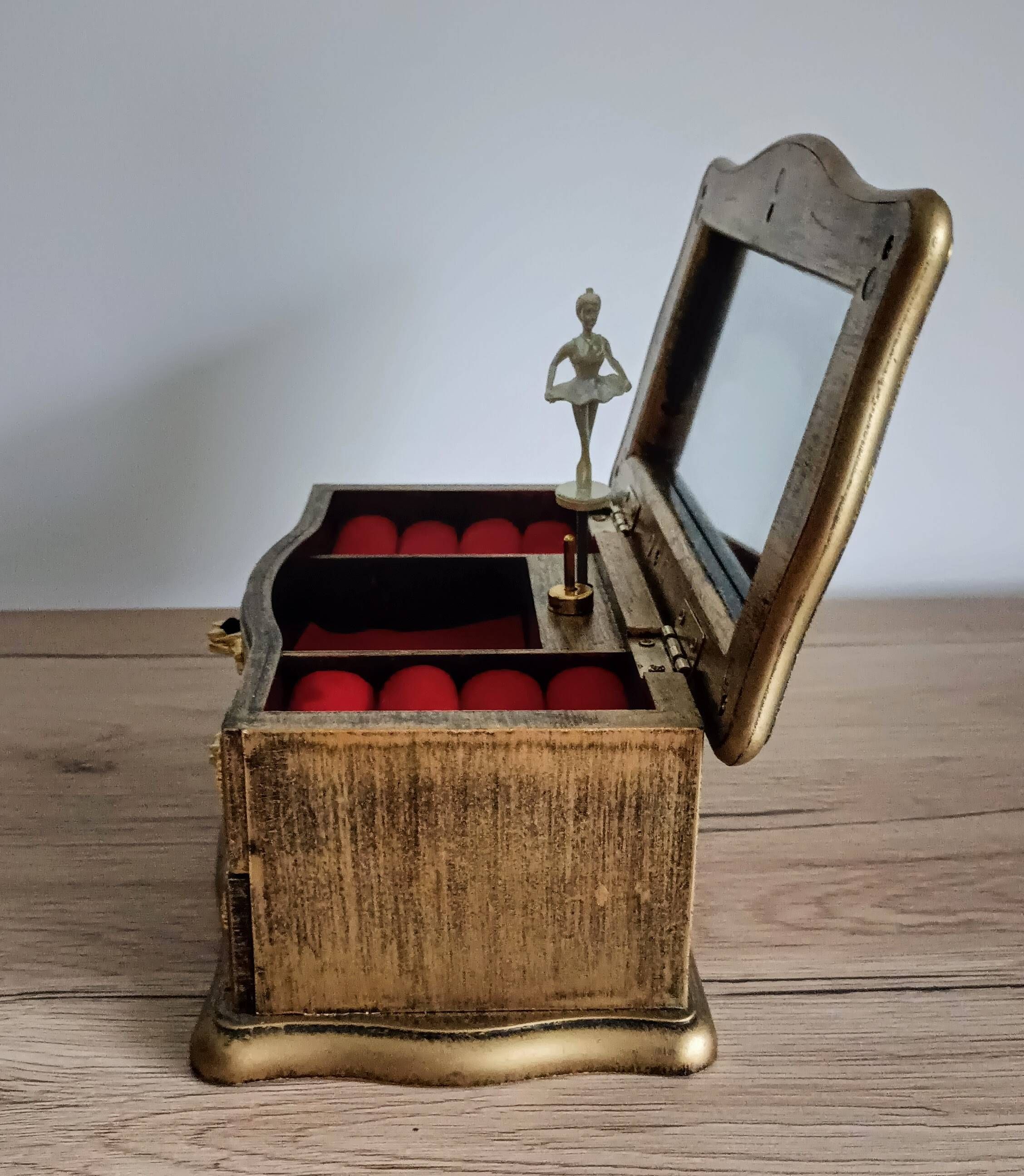 10 belles cravates vintage de créateurs d'Italie, de France et plus encore - France