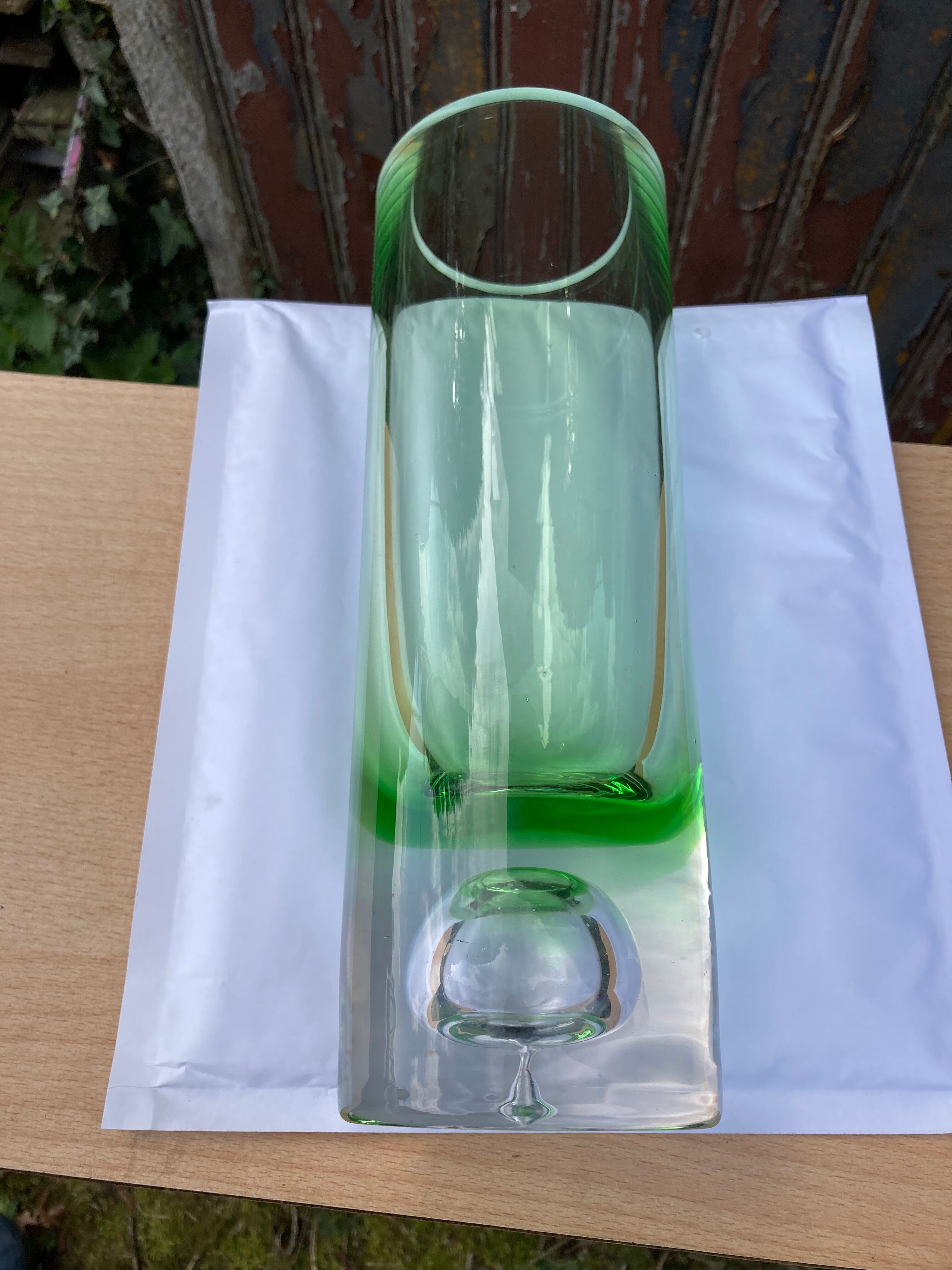 Vase rouleau by jeronim tisljar for beranek art glas