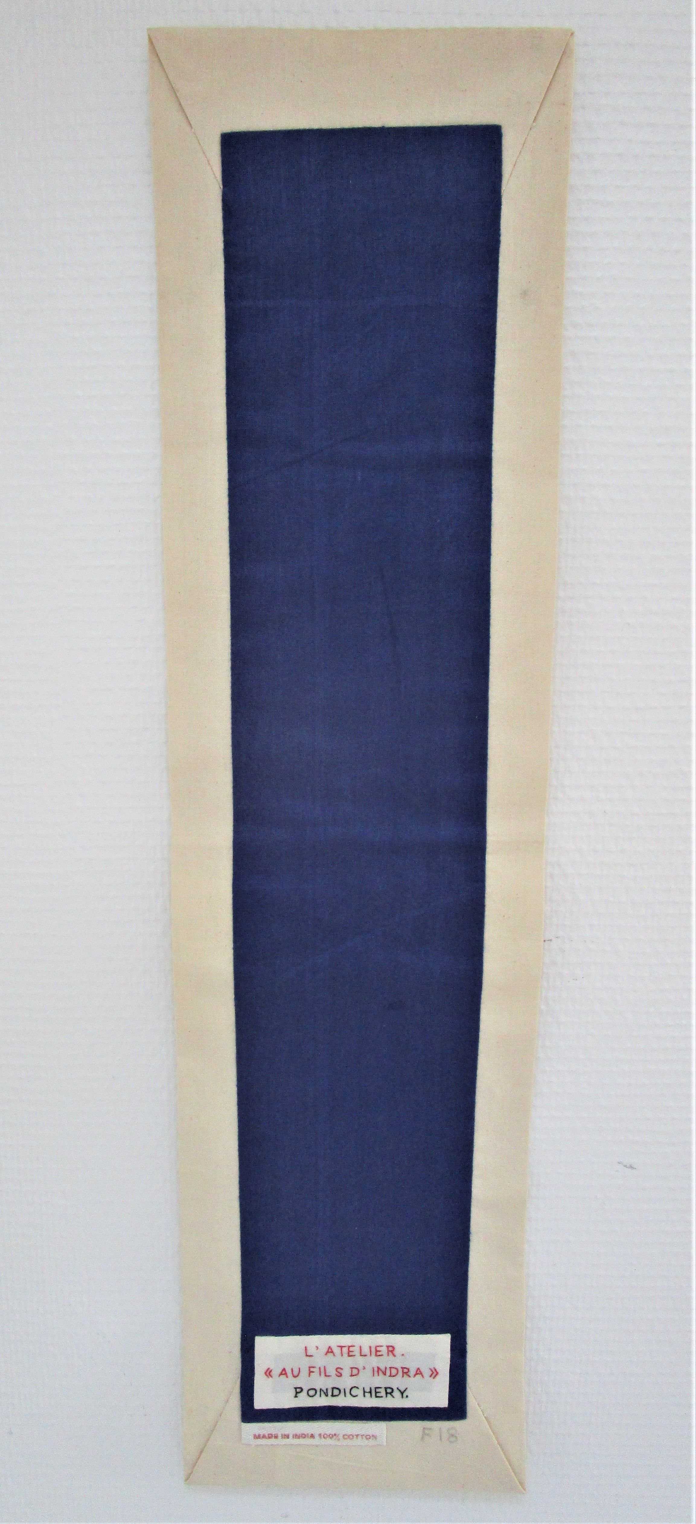 Hand-embroidered blue tapestry decorated with birds and flowers 70s-80s pondicherry