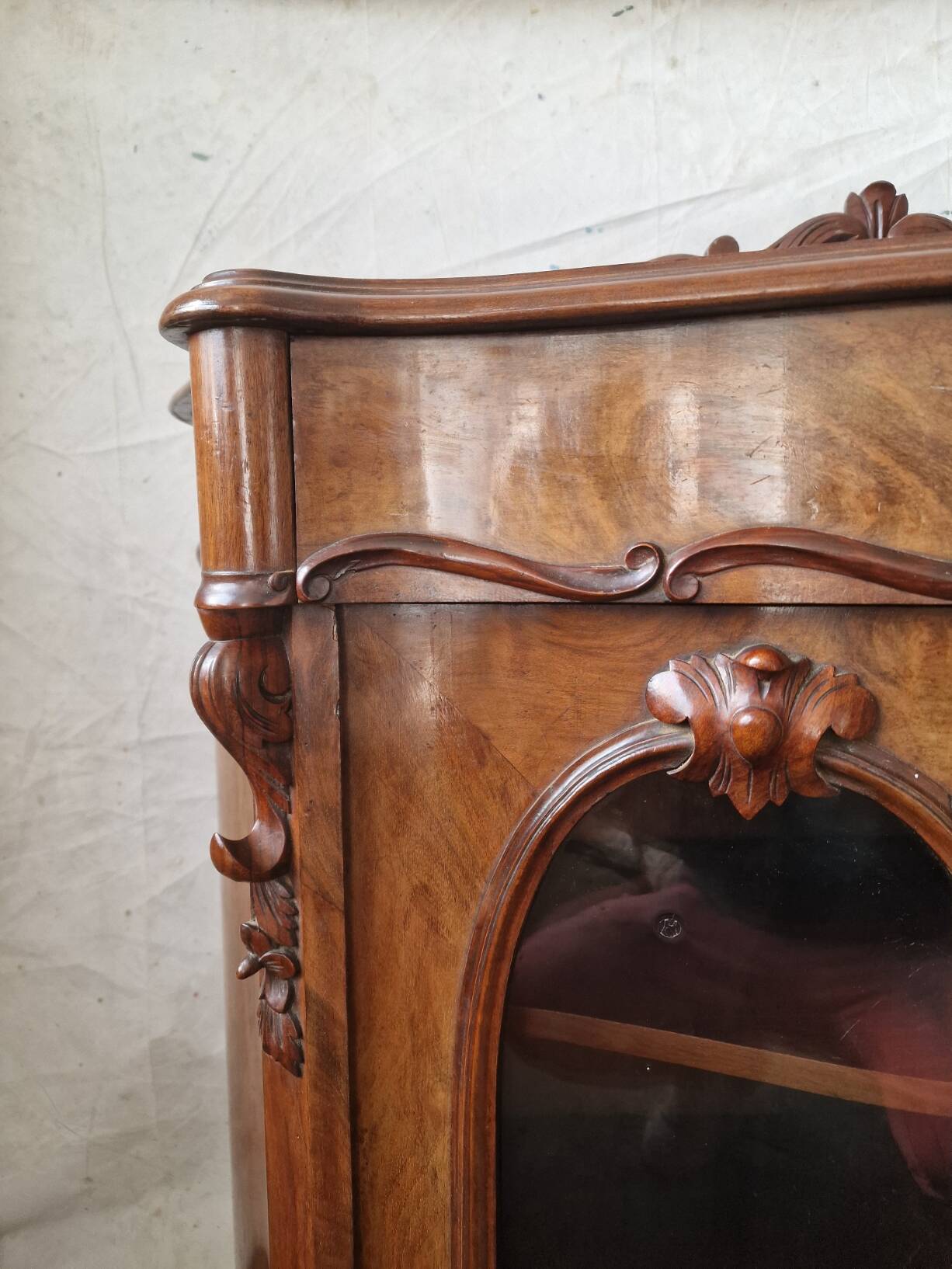 Napoleon III low display cabinet