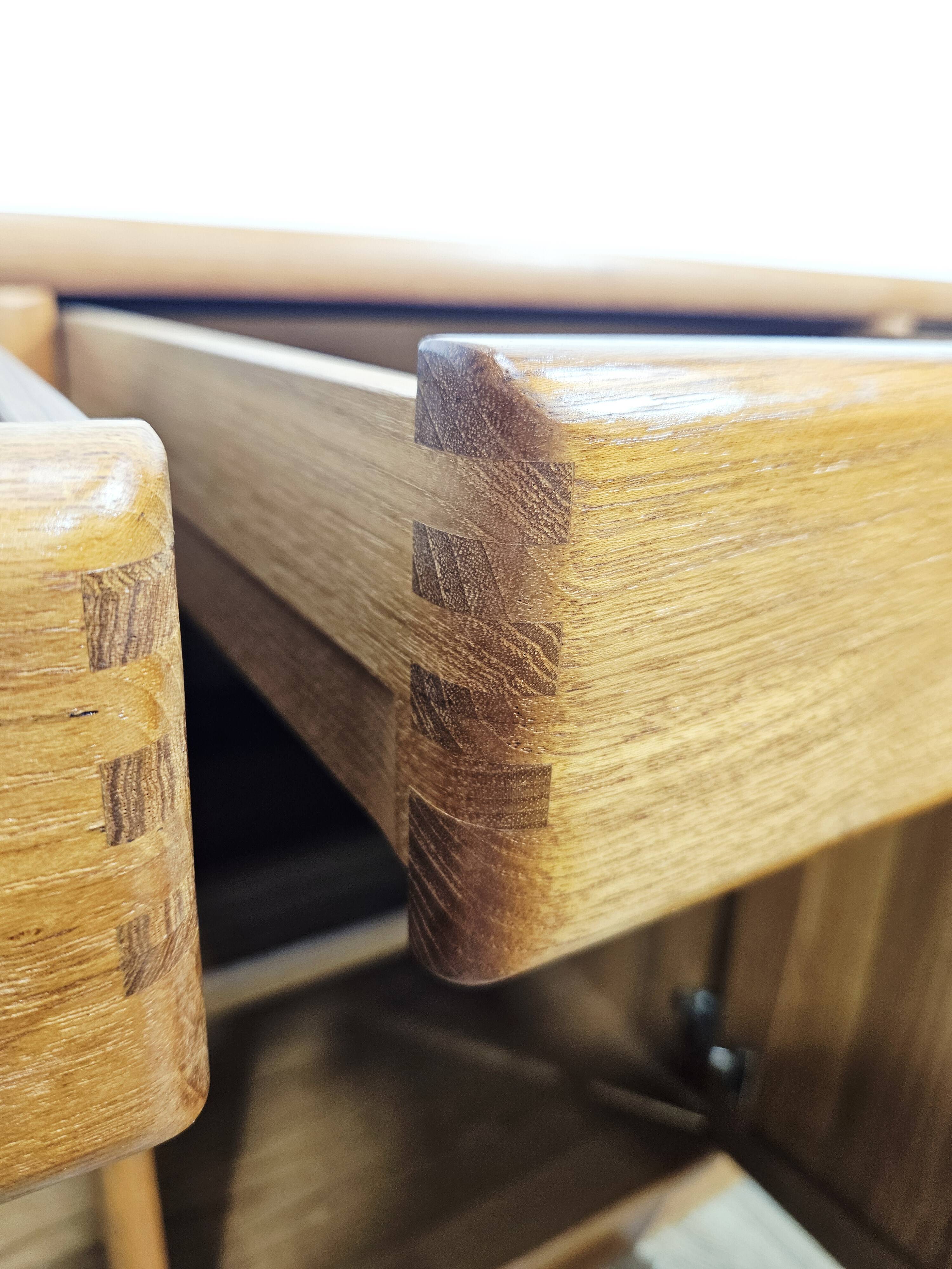 Buffet danois moderne Dyrlund Dania en teck, années 1980