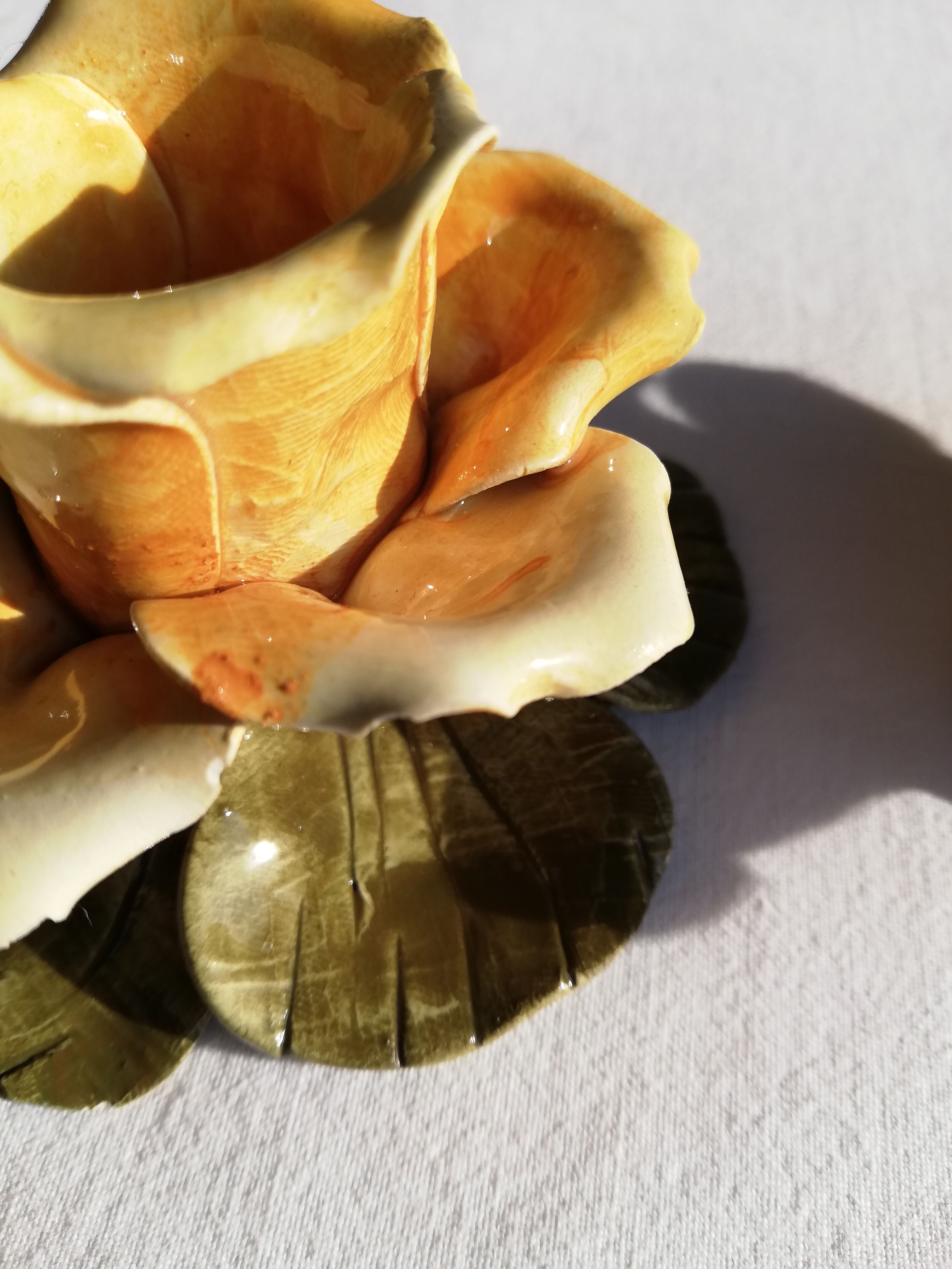 Pair candlesticks dabbling