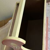 Hand-painted wooden basket – vintage charm and folk authenticity