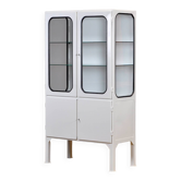 Cabinet médical restauré, années 1970