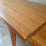 Table scandinave en teck par johannes andersen à rallonges papillon des années 60