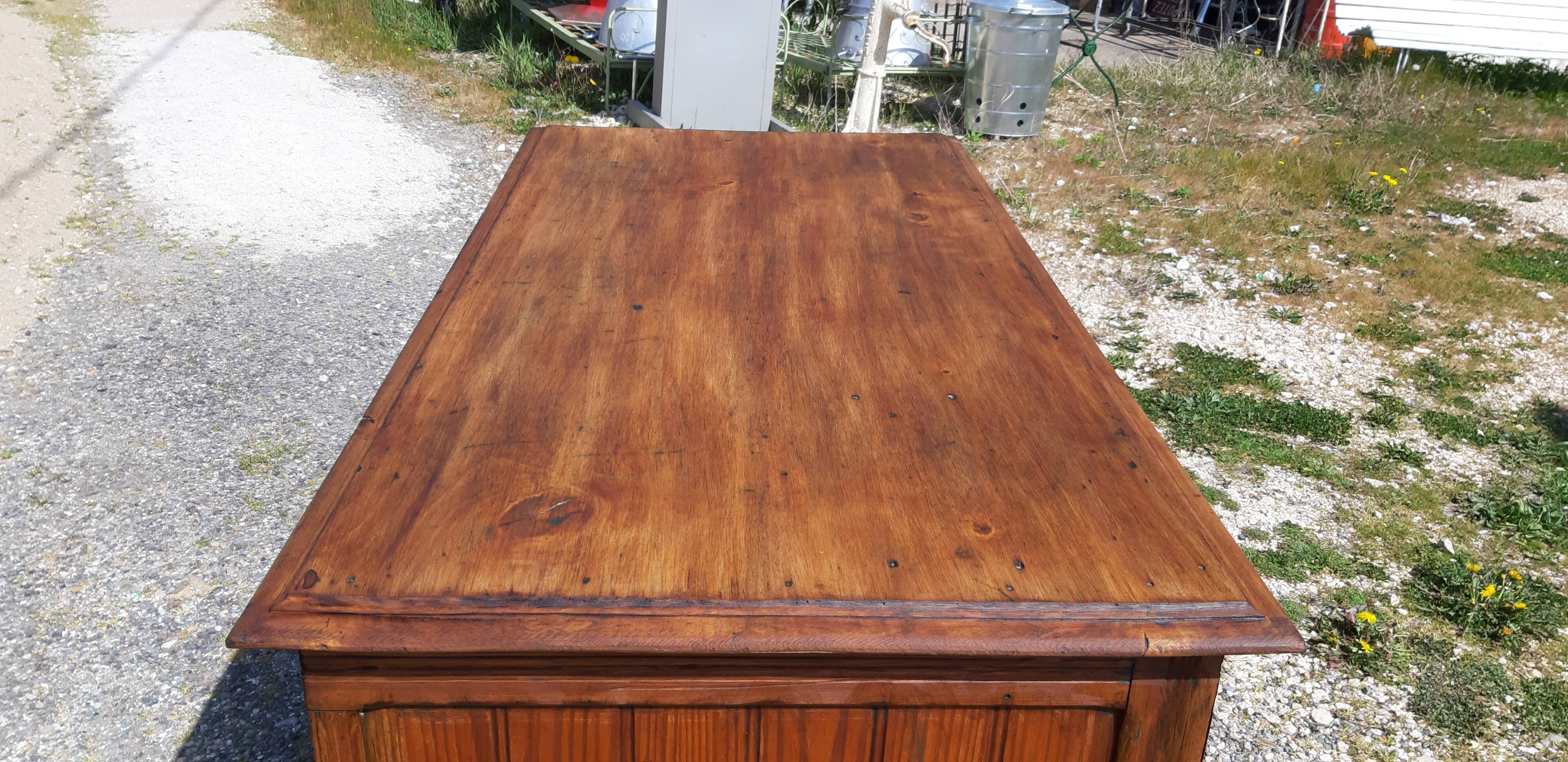 Pine store box counter