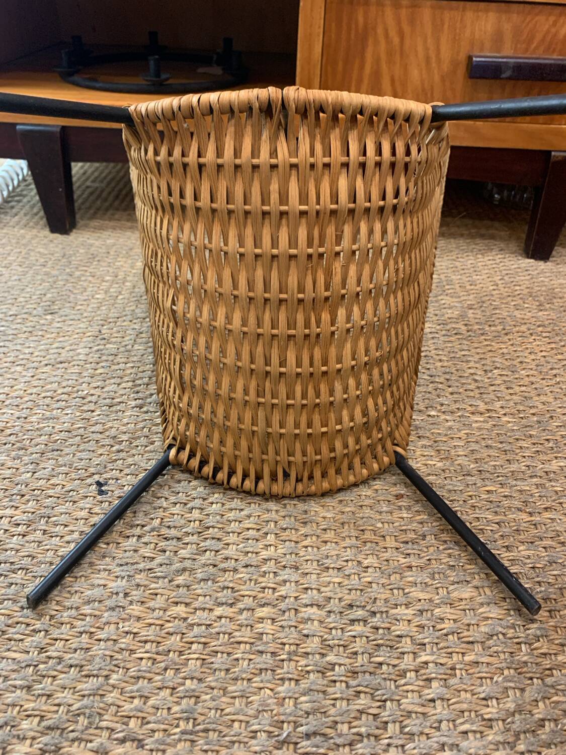 Danish magazine rack in metal and woven wicker