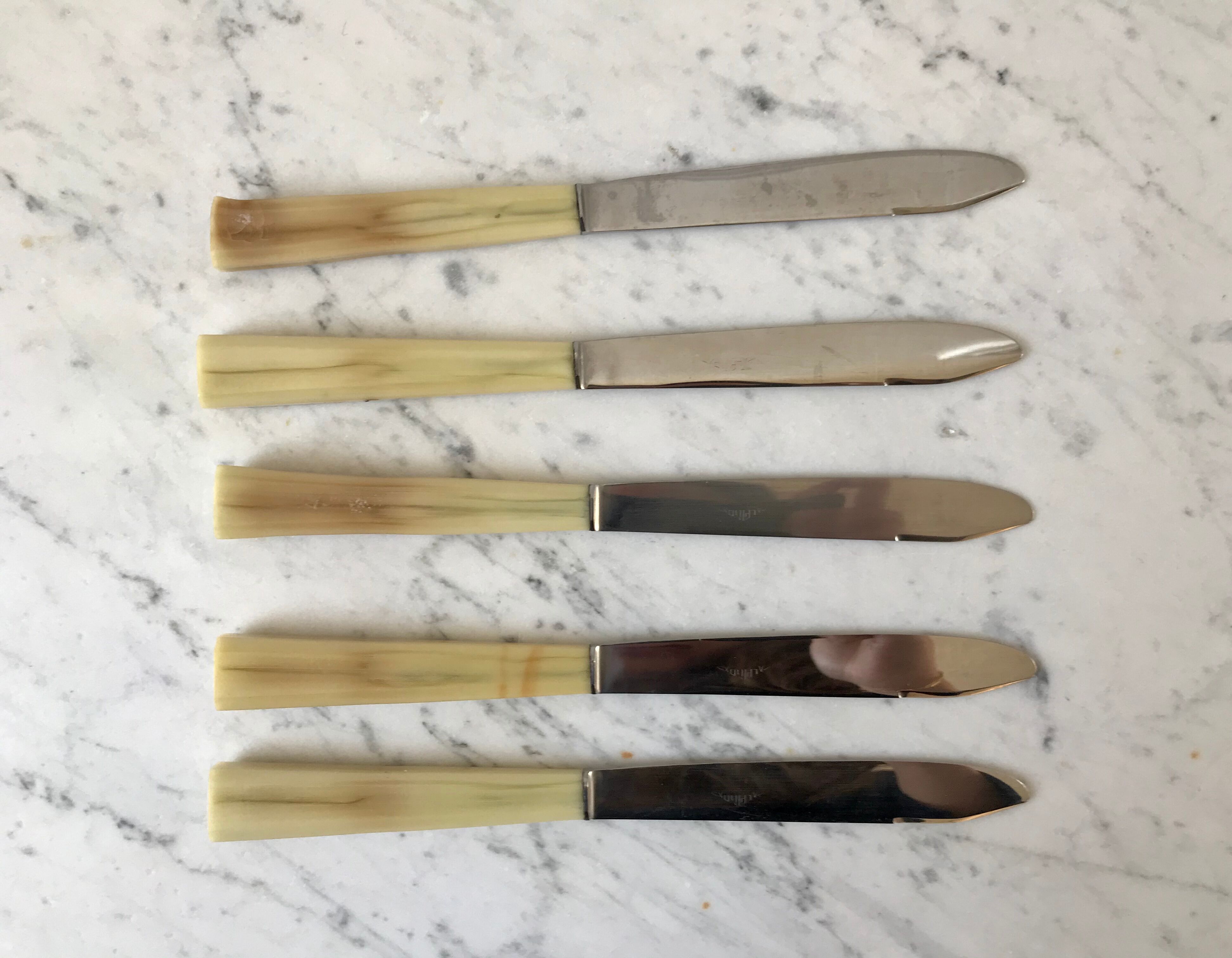 Set of 5 vintage 50s horn knives