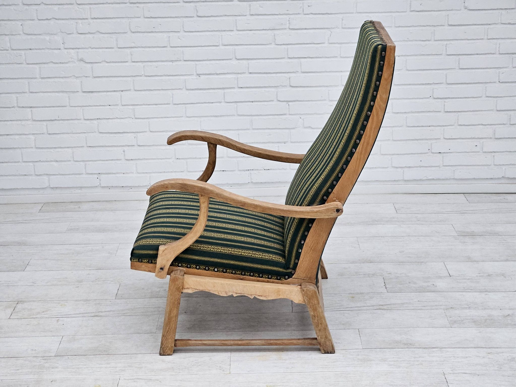 Chaise à bascule danoise à dossier haut, très bon état d'origine.