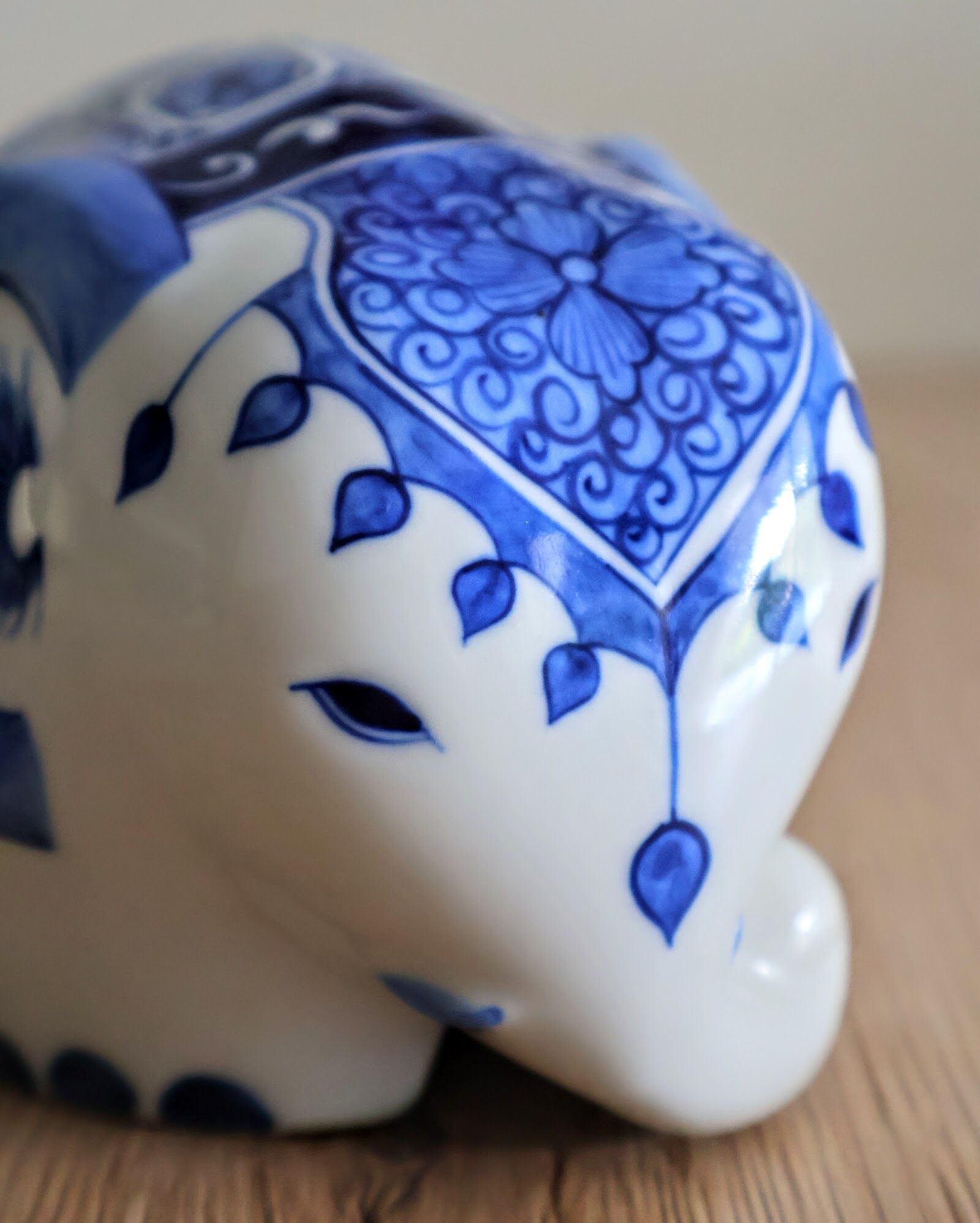 Elephant piggy bank to break in Thai ceramic
