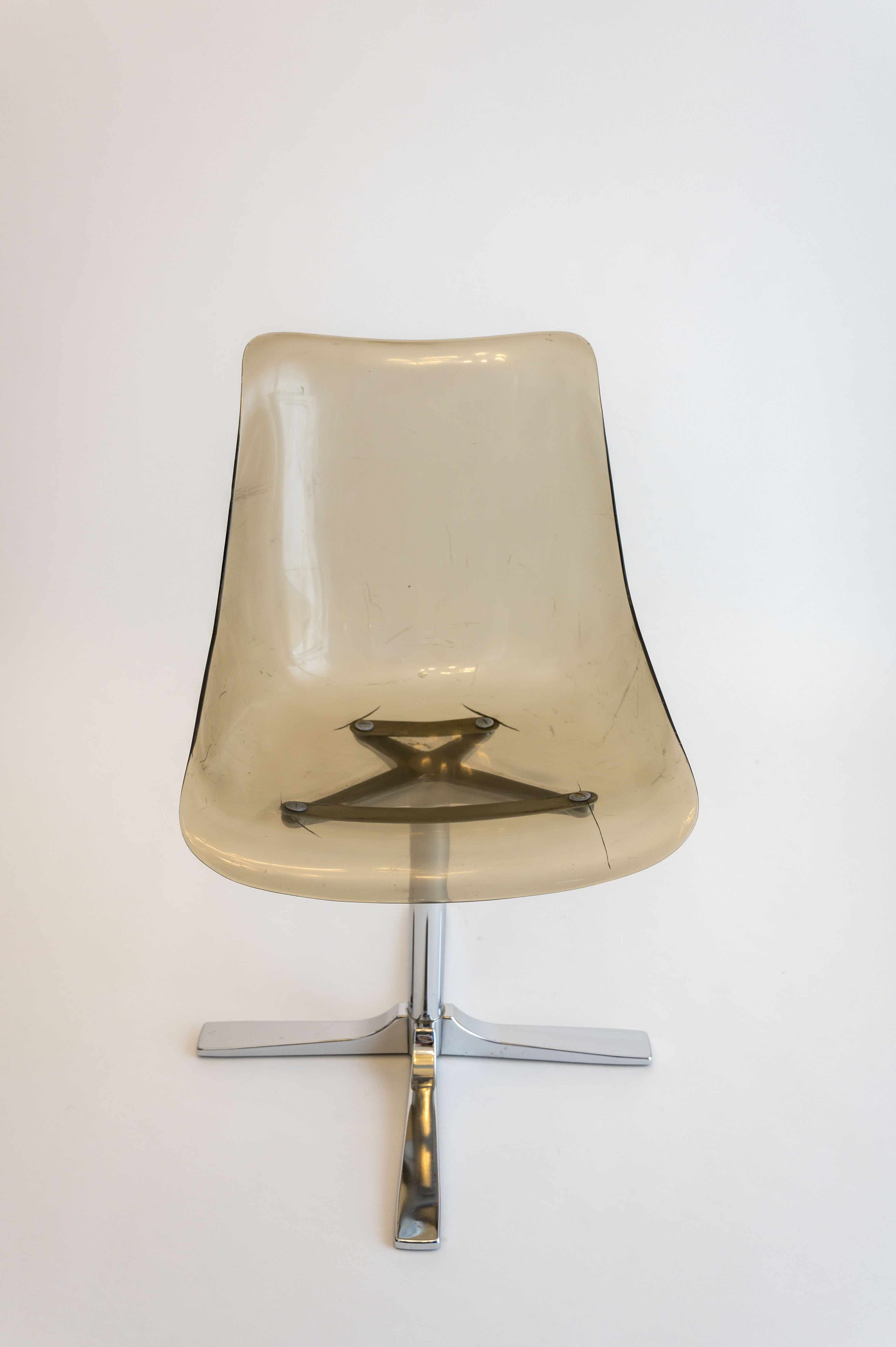 Couple of tulip chairs in plexiglas